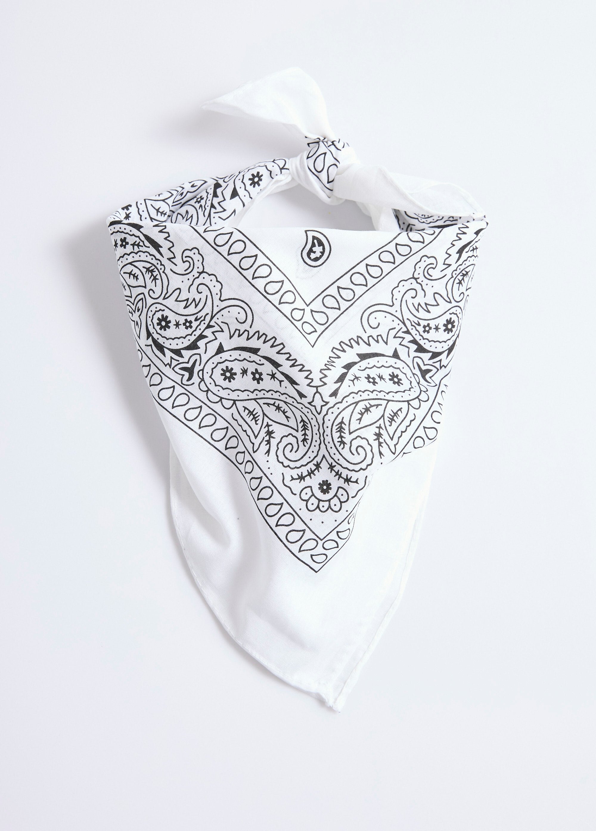 Square_bandana_scarf_White_FA1_slim