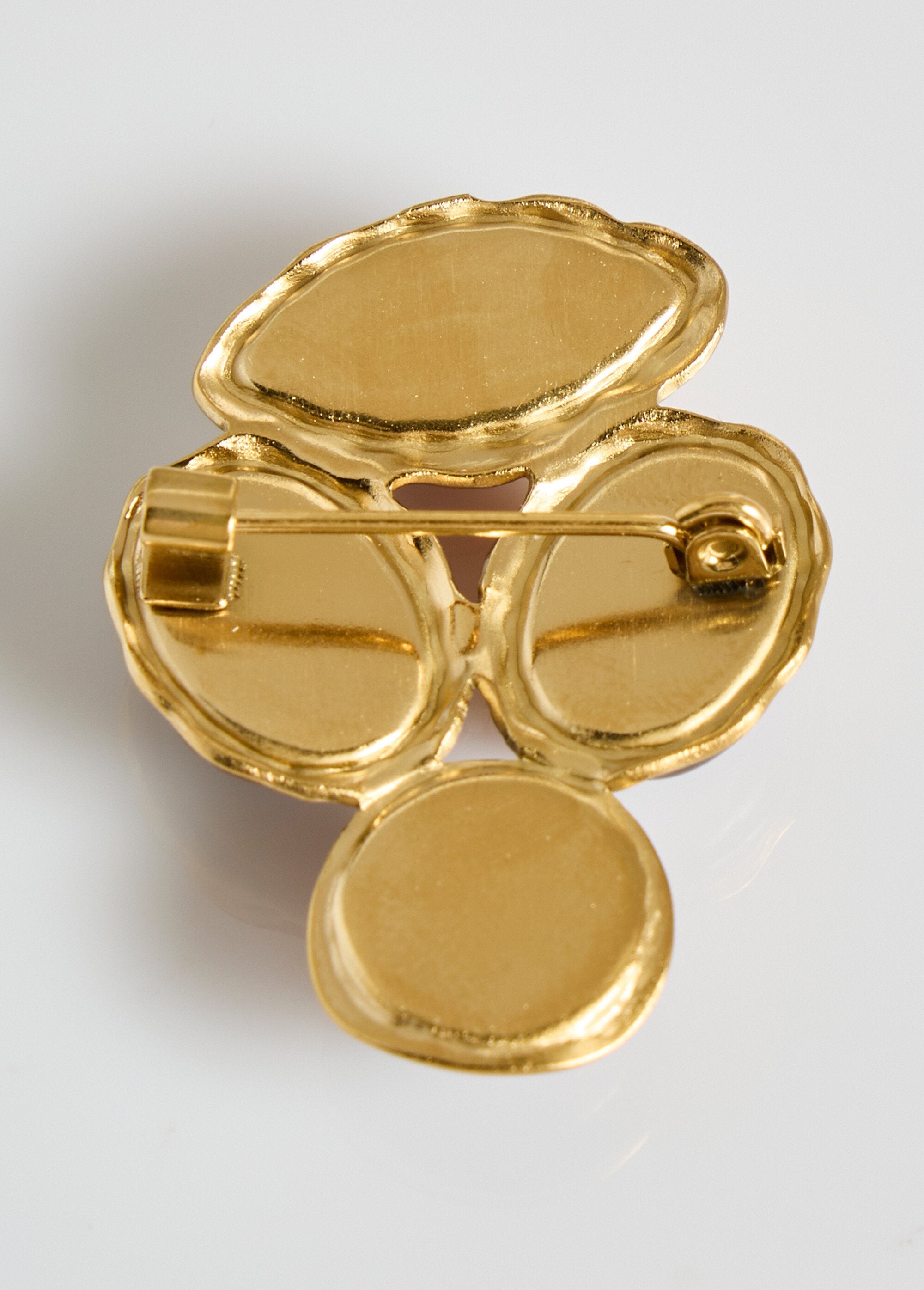 Stainless_steel_brooch_with_resin_cabochons_Brown_DO1_slim