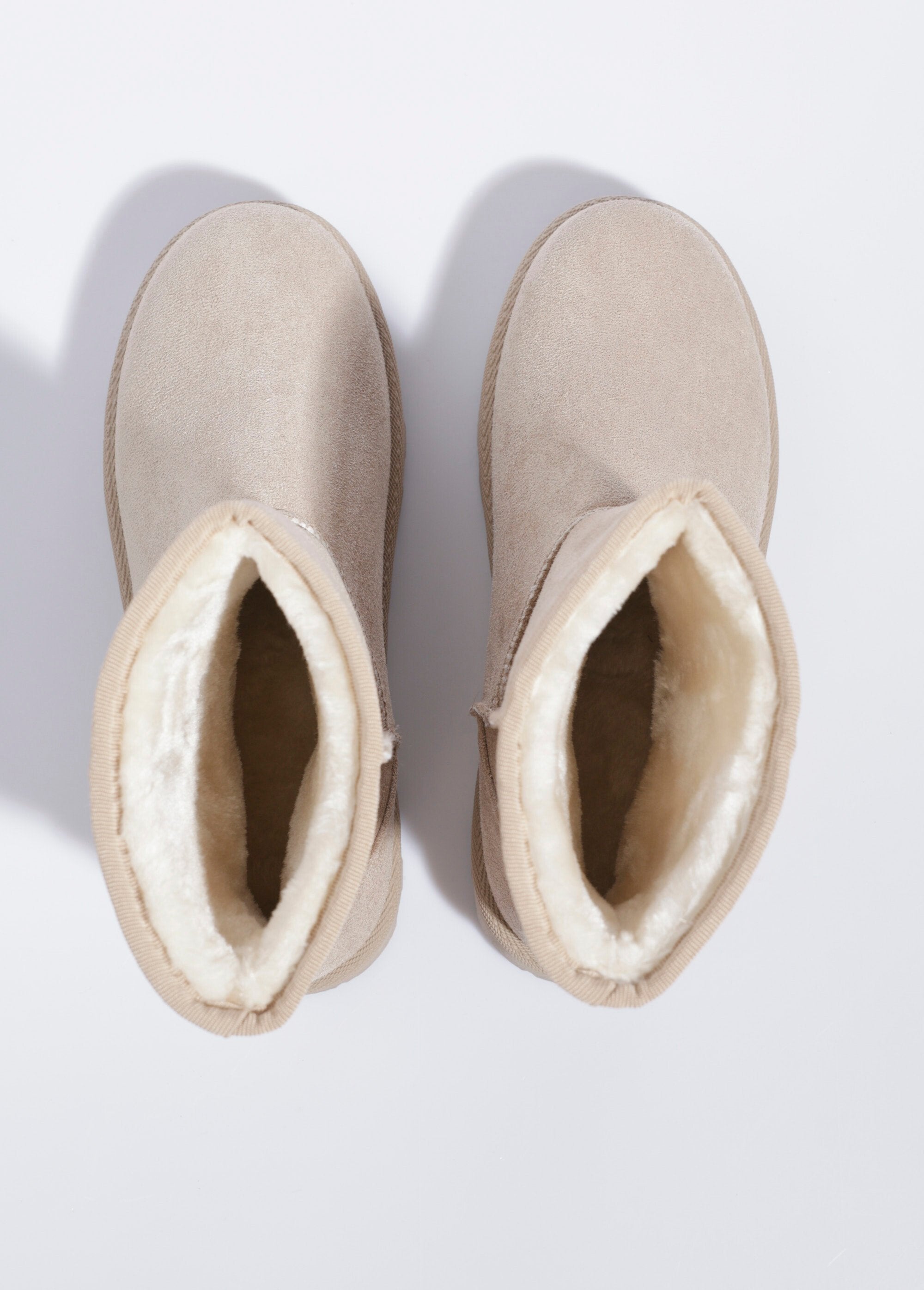Warm_fur-lined_boots_with_wedge_sole_Beige_OV1_slim