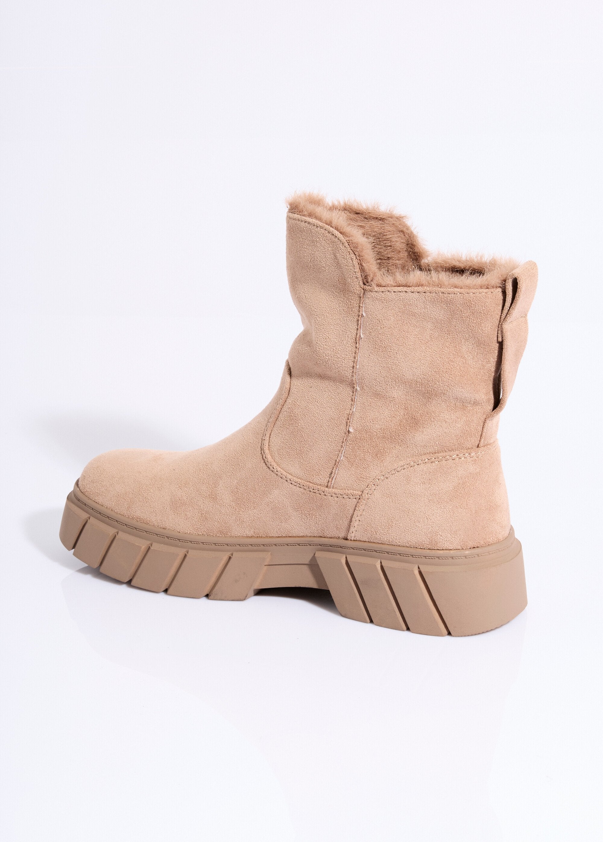Warm_suede_wedge_ankle_boots_Beige_DO1_slim