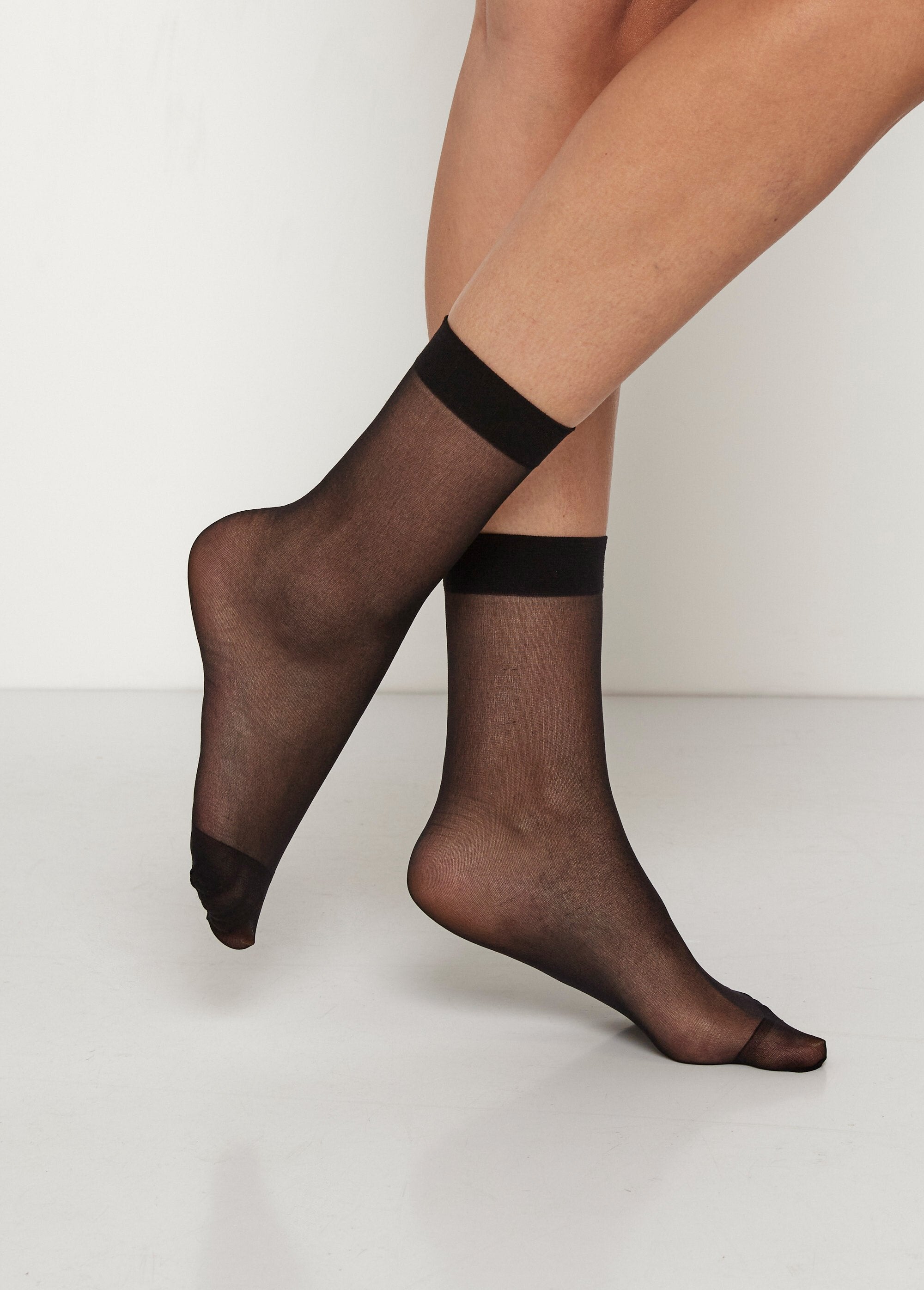 Foam_veil_socks_Black_DR1_slim