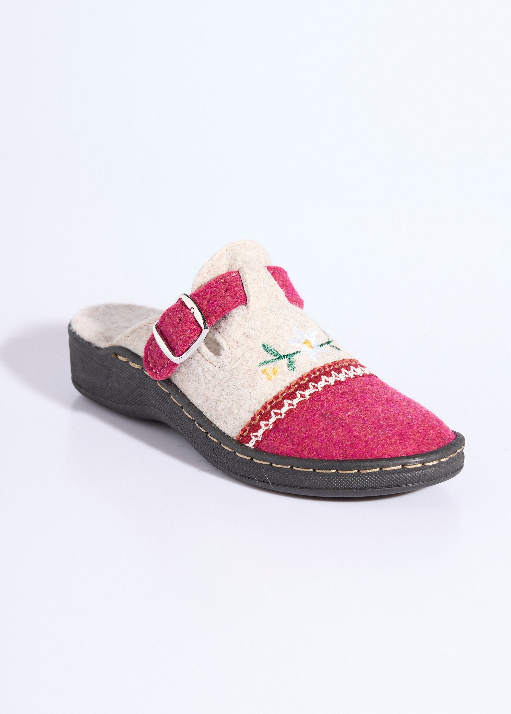 Embroidered_comfort_width_mule_slippers_Beige_and_burgundy_FA1_slim