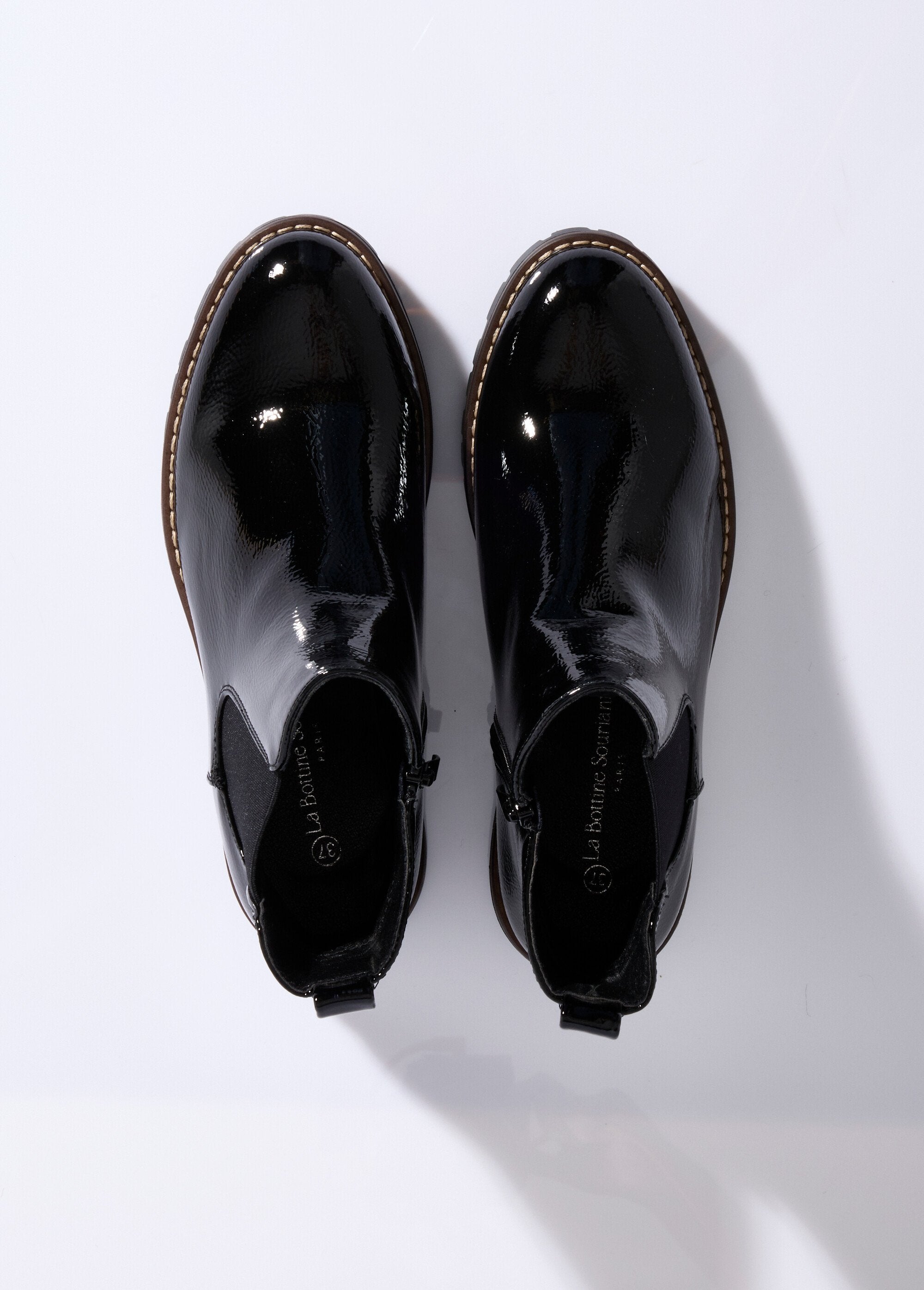 Fancy_Chelsea_boots_with_notched_sole_Black_OV1_slim