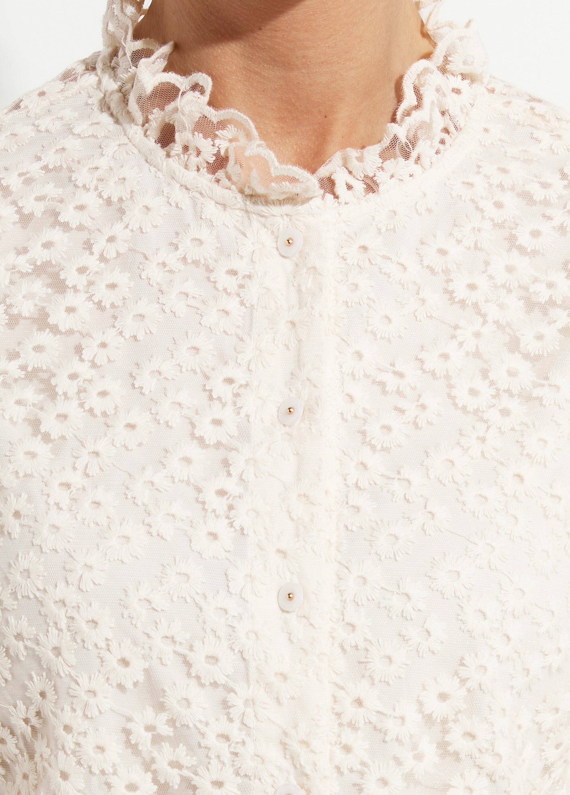 Tulle_blouse_embroidered_with_flowers_Ecru_DE2_slim