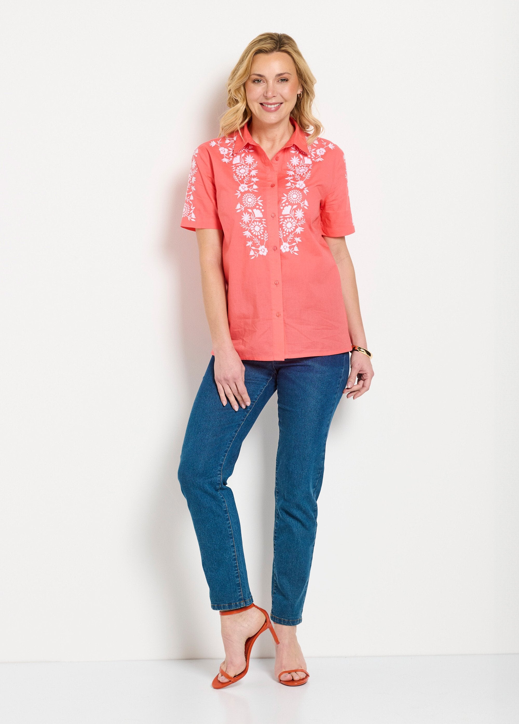 Long_embroidered_cotton_blouse_with_short_sleeves_Coral_and_white_SF1_slim