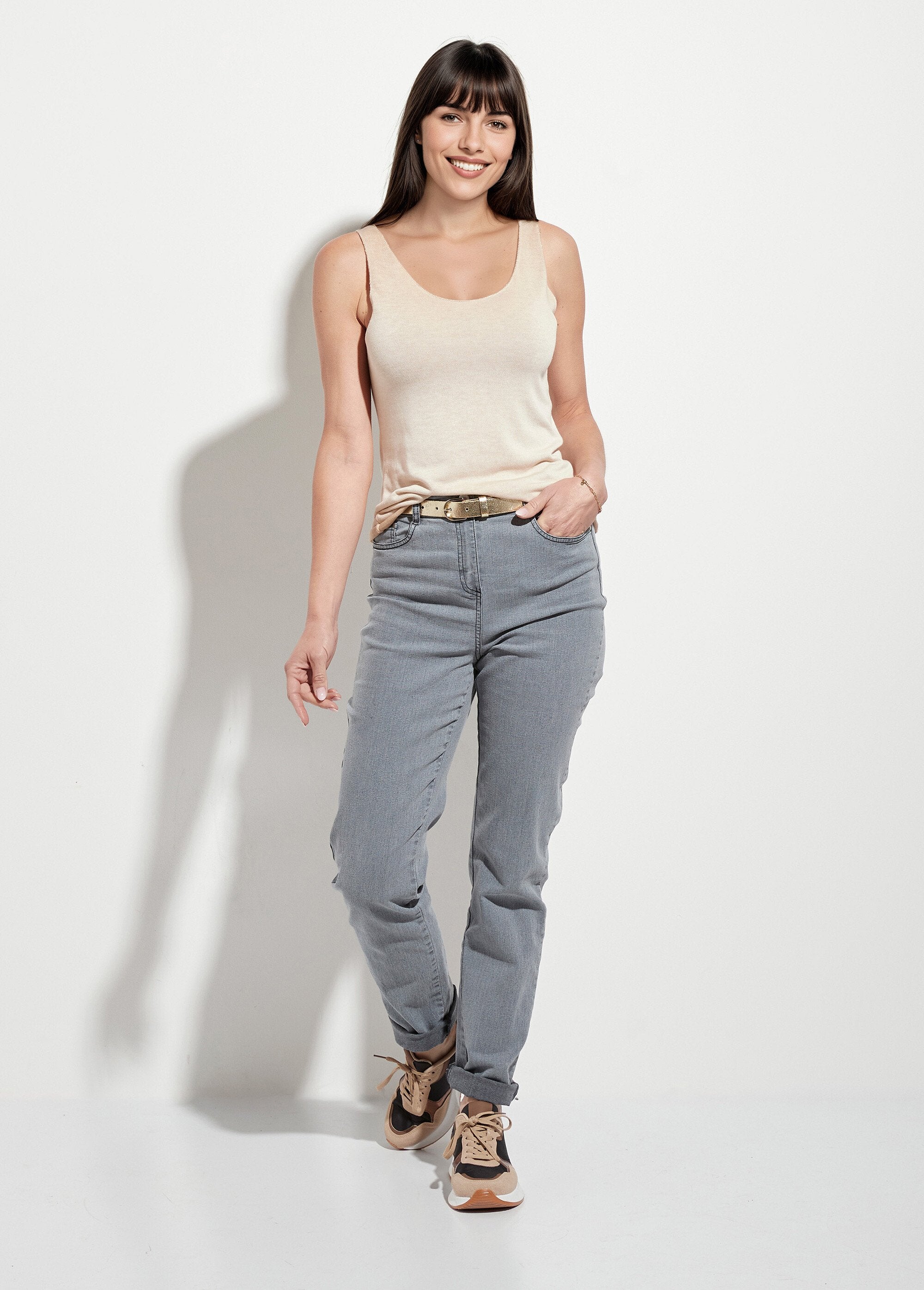 Fine_gauge_knit_V-neck_tank_top_Sand_SF1_slim