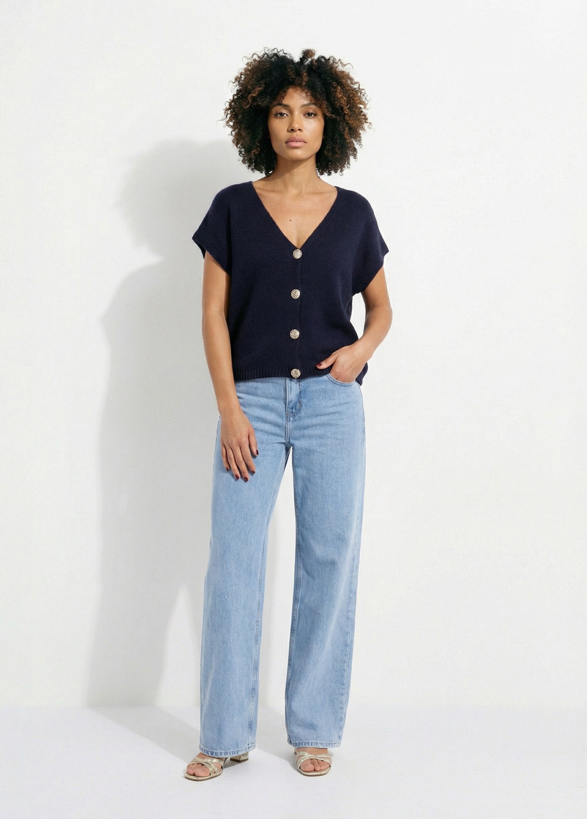 Short-sleeved_vest_with_metallic_buttons_Marine_SF1_slim