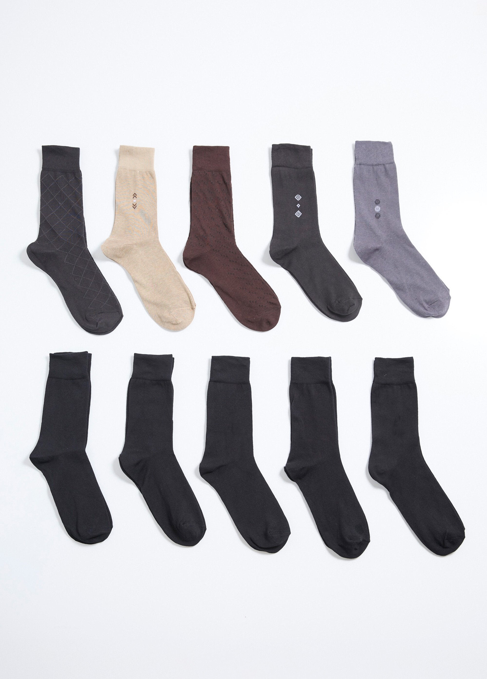 Pack_of_10_plain_and_patterned_socks_Black_matching_DE1_slim