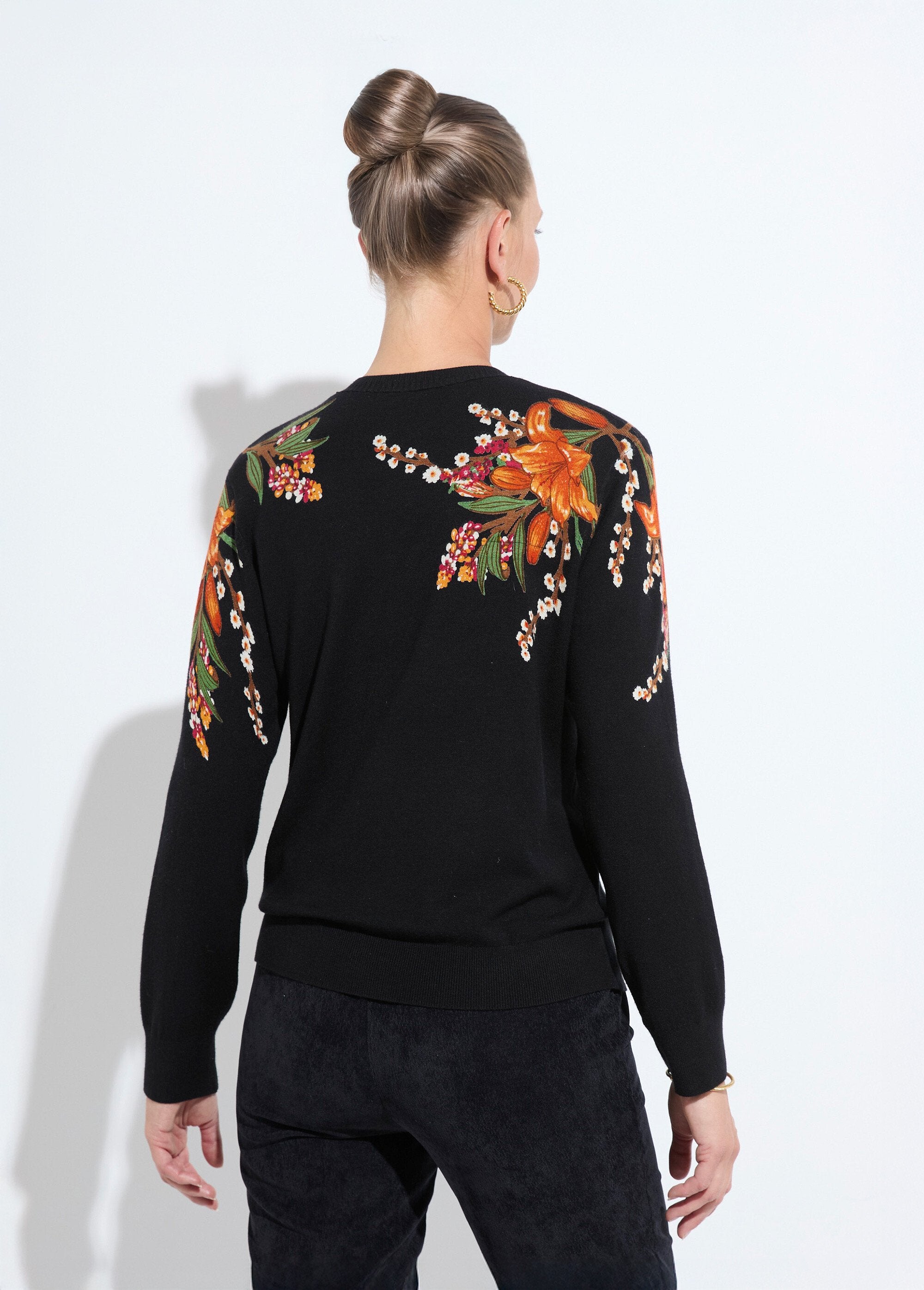 Warm_round_neck_floral_print_long_sleeve_sweater_Black_DO1_slim