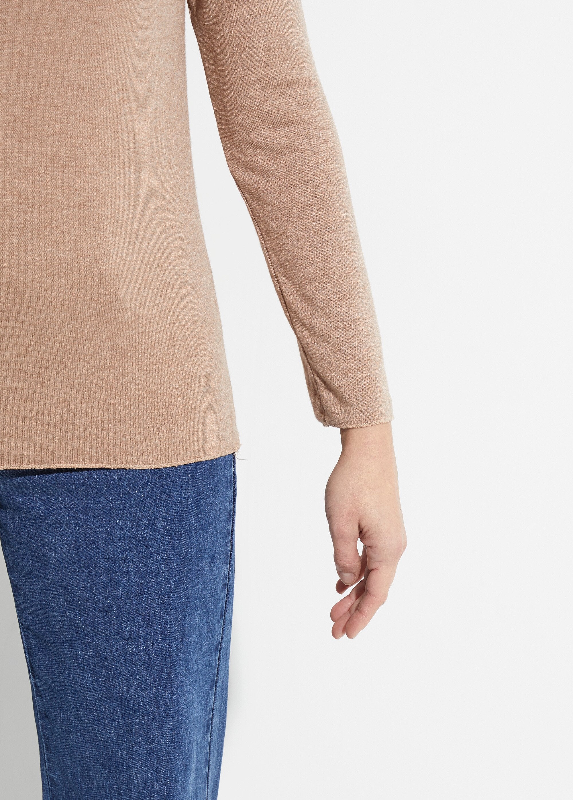 Pull_fin_avec_angora_et_laine,_col_V_Camel_DE1_slim