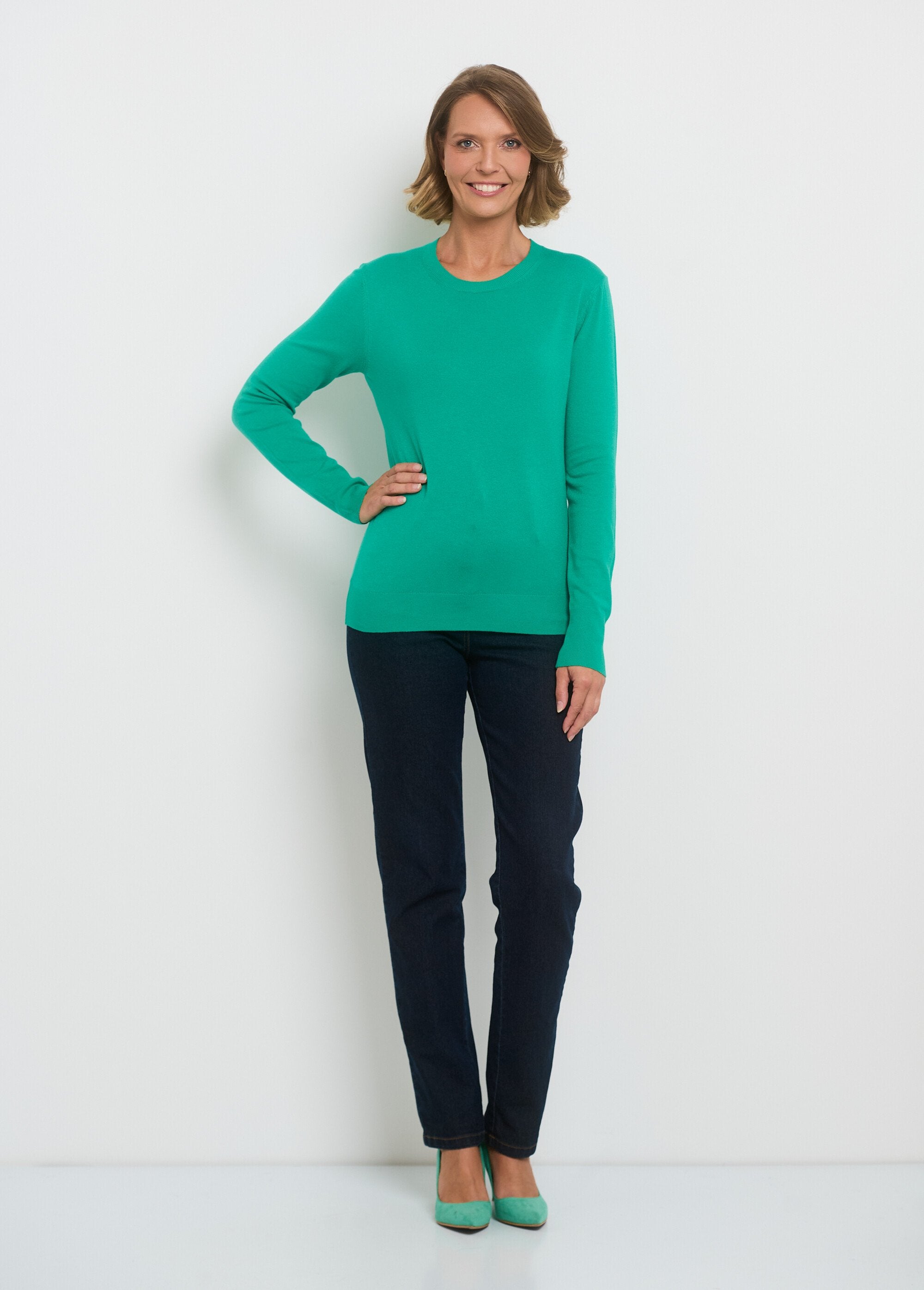 Fine_gauge_long-sleeved_knit_sweater_Green_SF1_slim