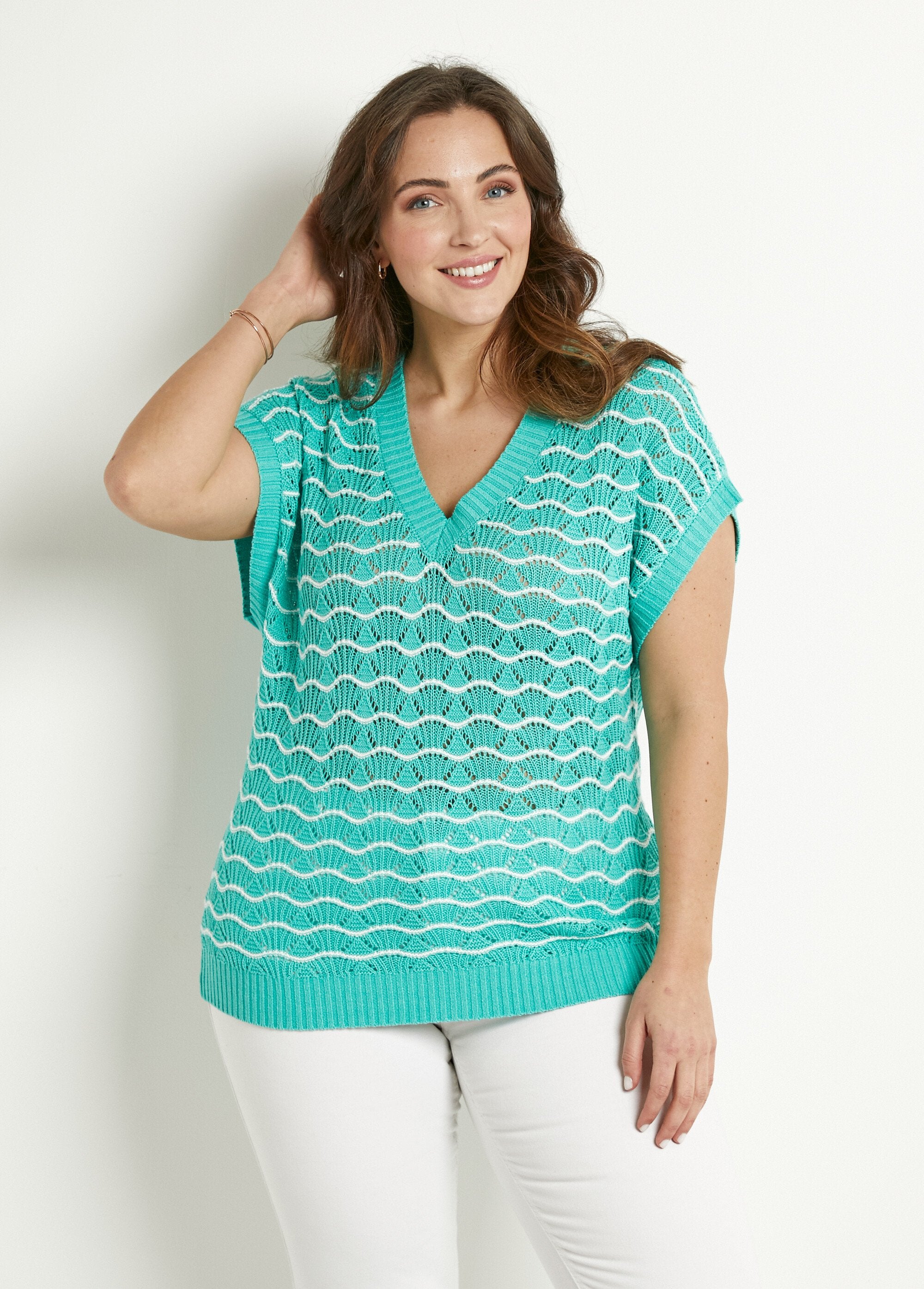 Two-tone_openwork_V-neck_sleeveless_sweater_Mint_and_ecru_FA1_curvy