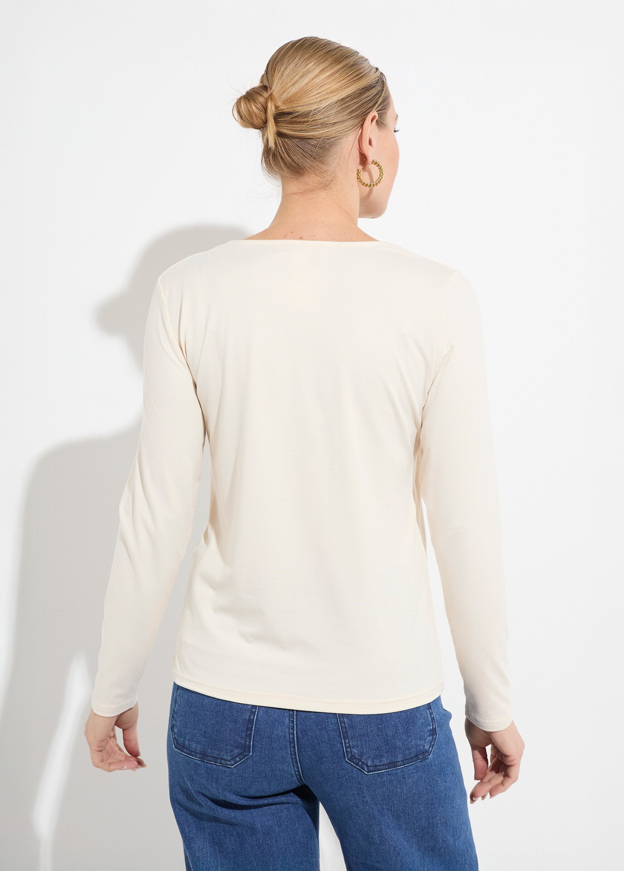 Long-sleeved_dancer_collar_T-shirt_Ecru_DO1_slim