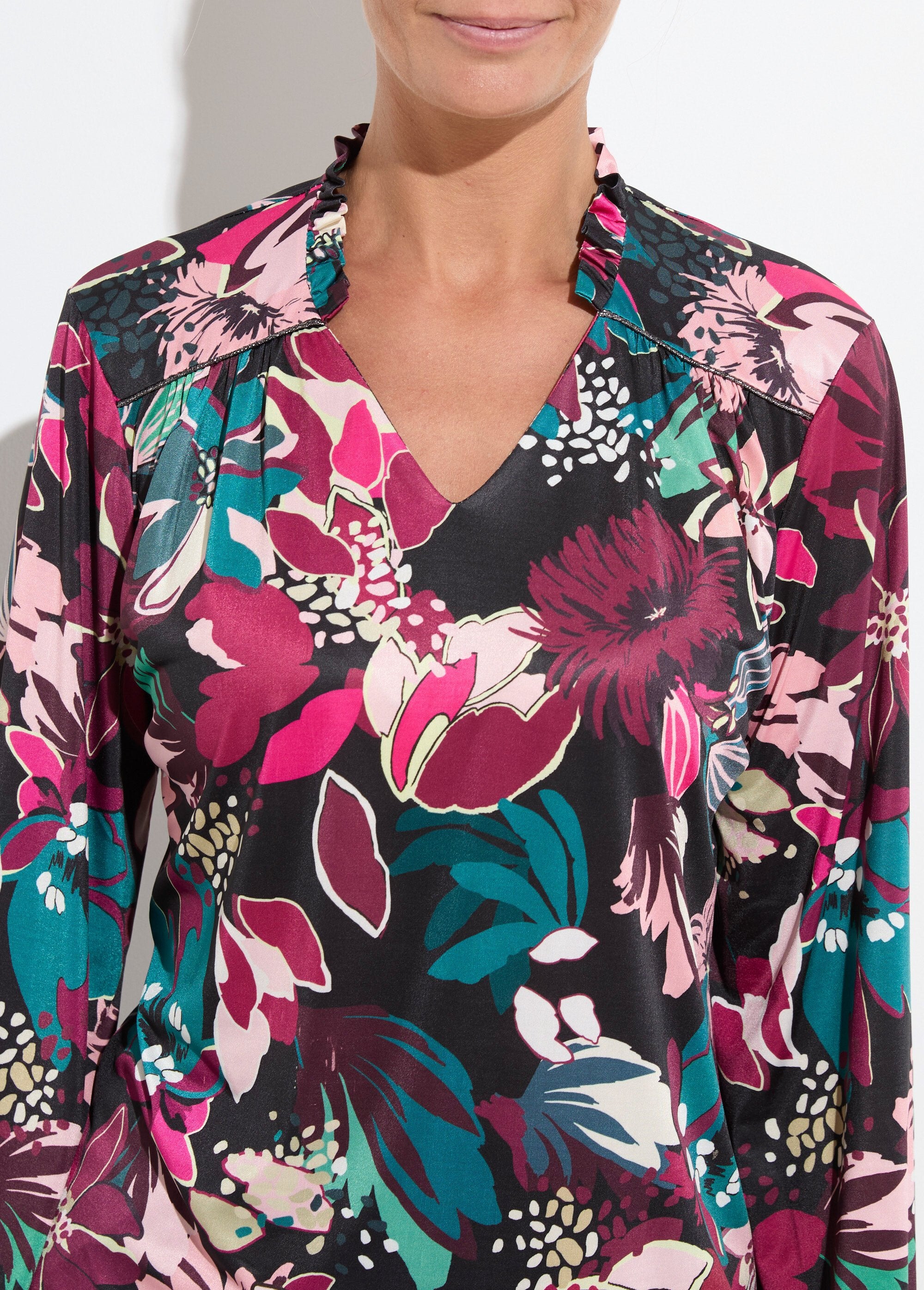 Flower_print_high_neck_T-shirt_Fuchsia_print_DE1_slim