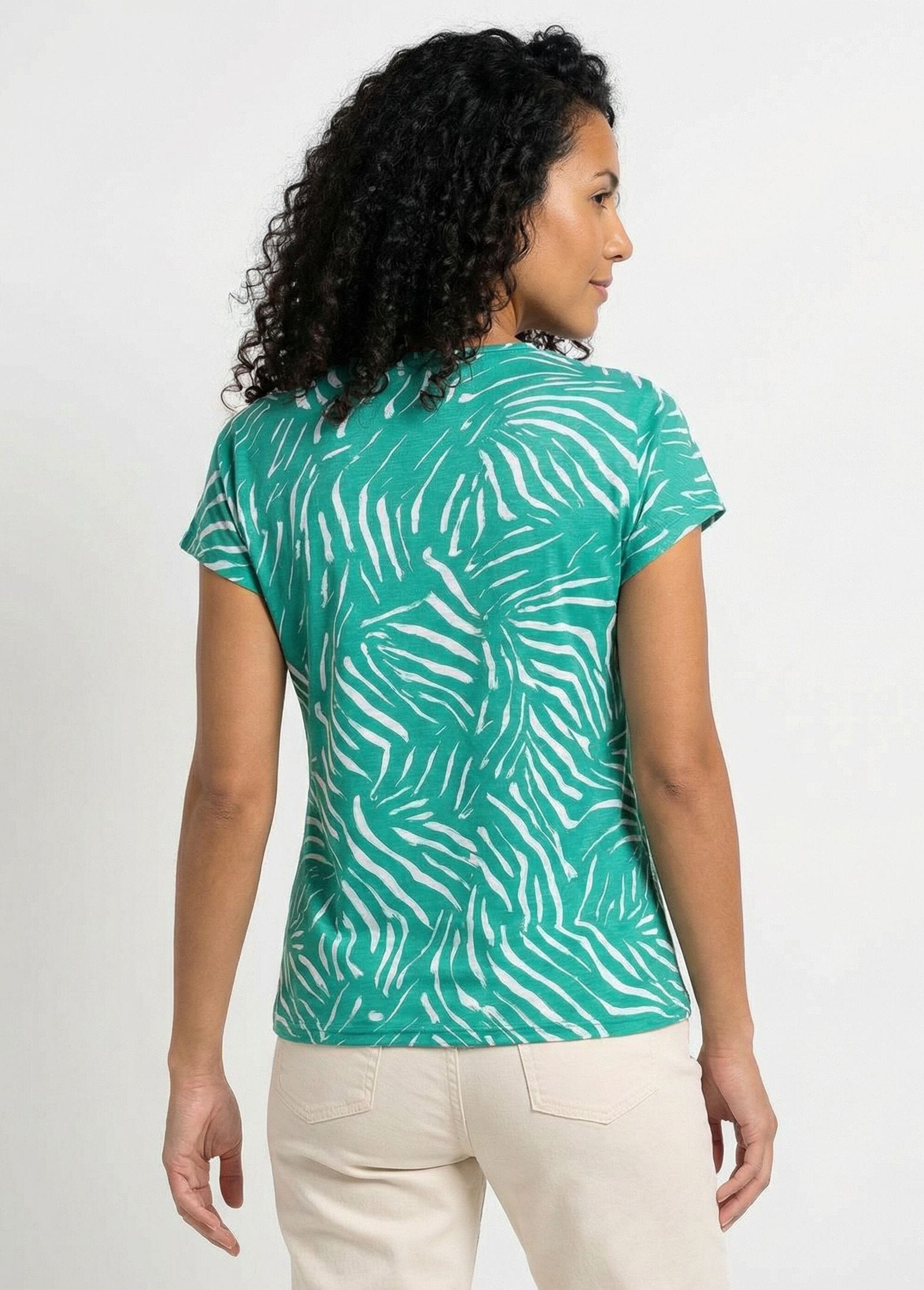 short-sleeved_round_neck_printed_T-shirt_Green_DO1_slim
