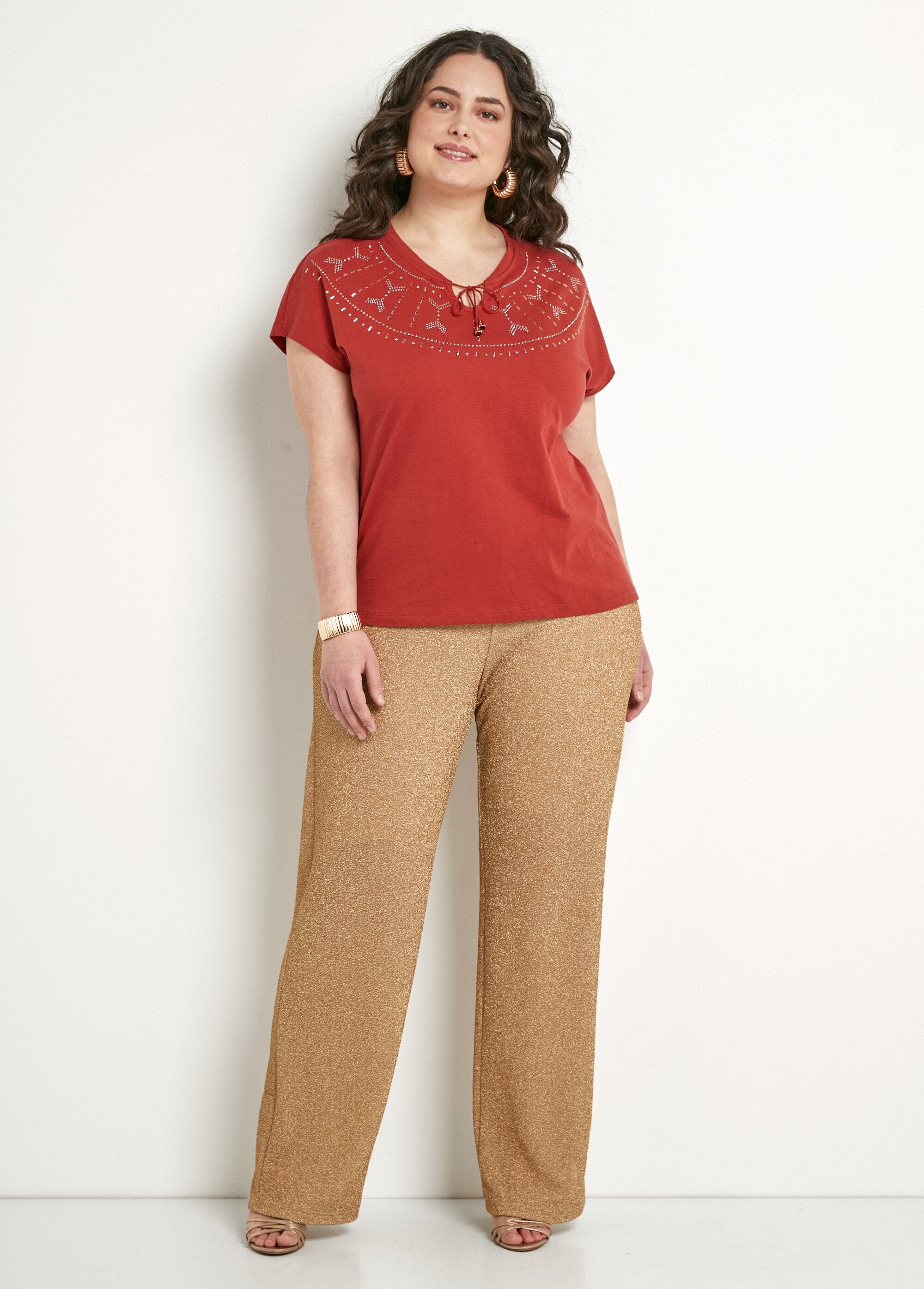 Plain_studded_short_t-shirt_with_flamed_knit_Paprika_SF1_curvy