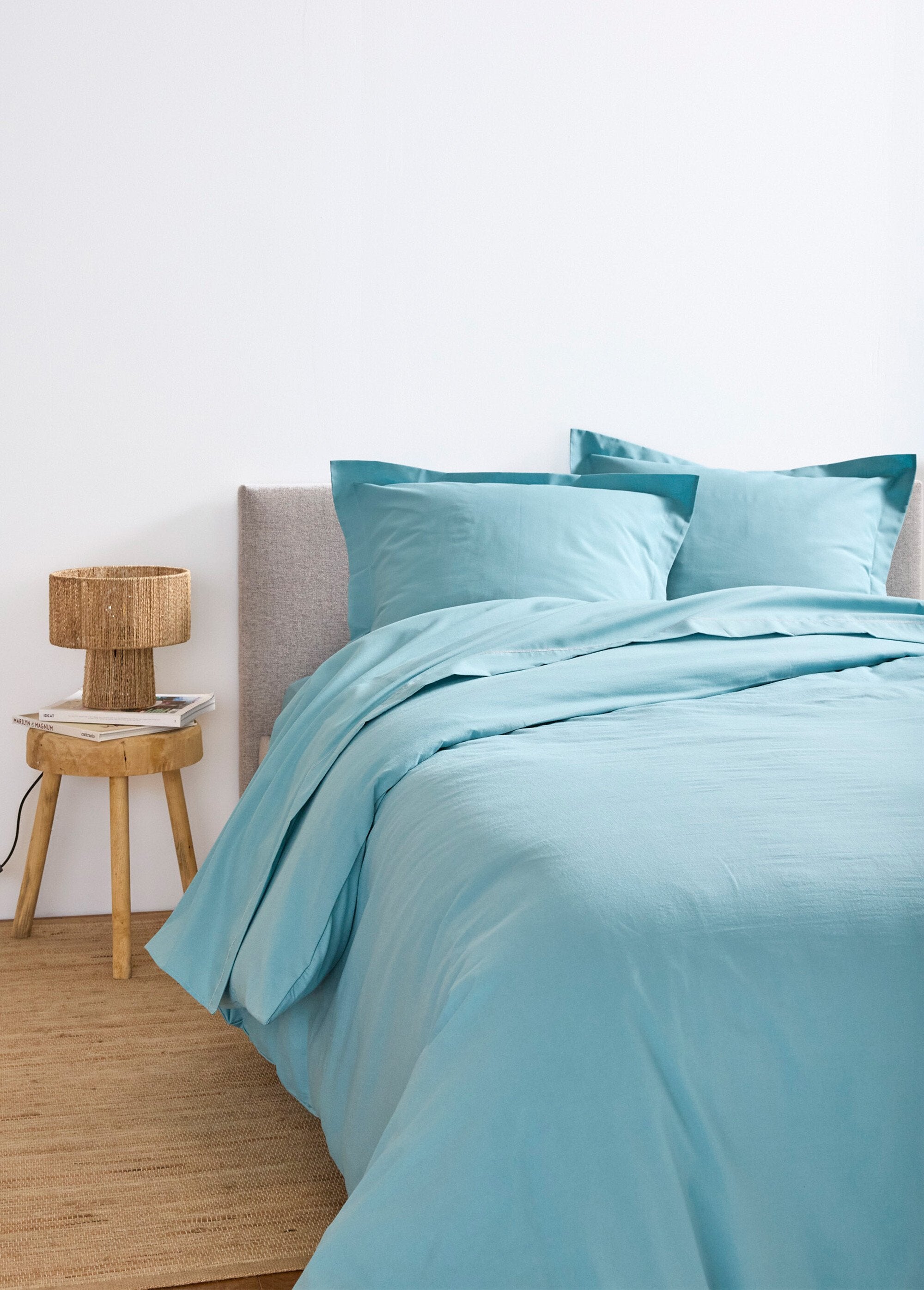 Plain_polycotton_pillowcase_Ice_blue_DE1_slim