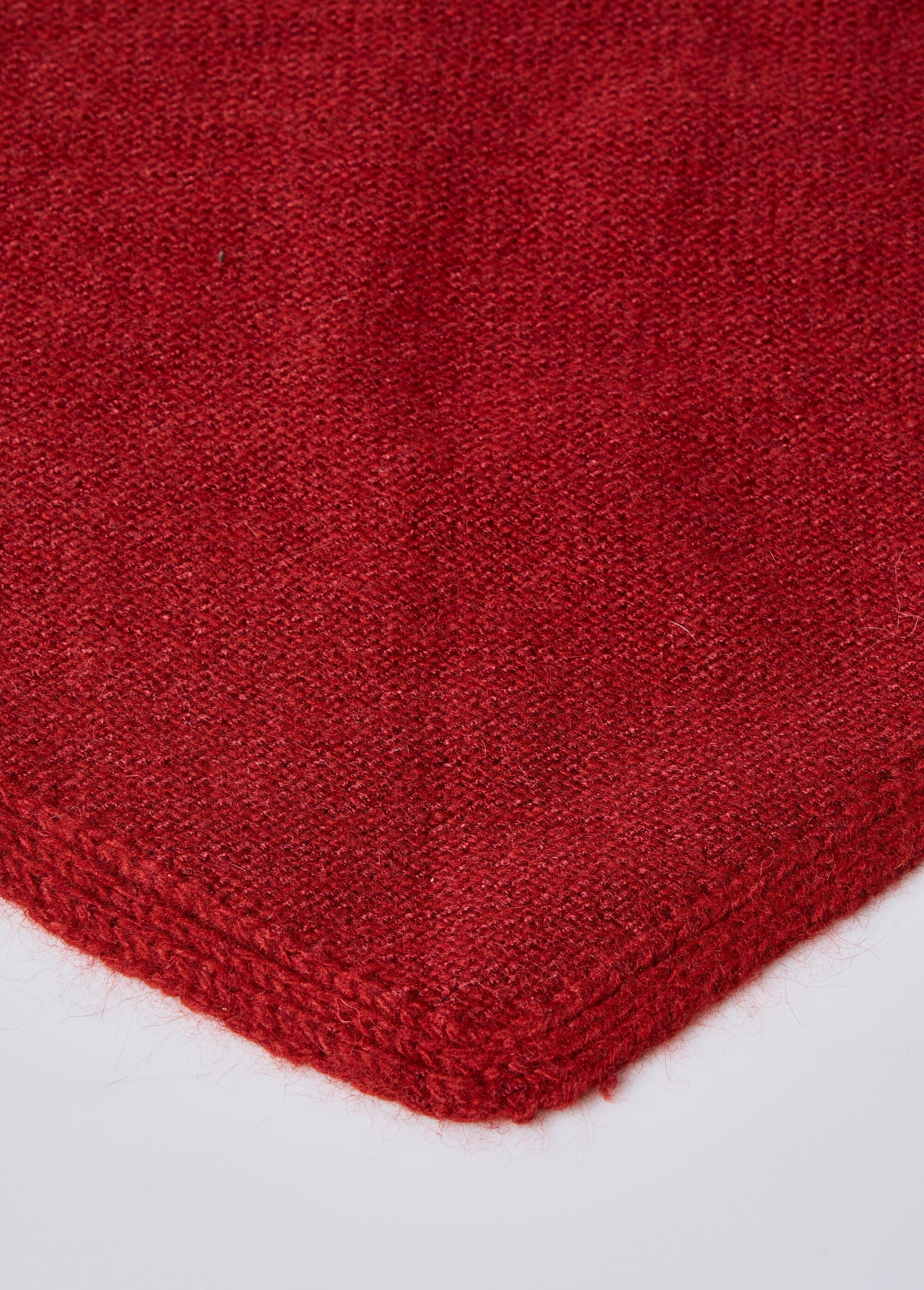 Warm_triangular_scarf_with_wool_Bordeaux_DE1_slim
