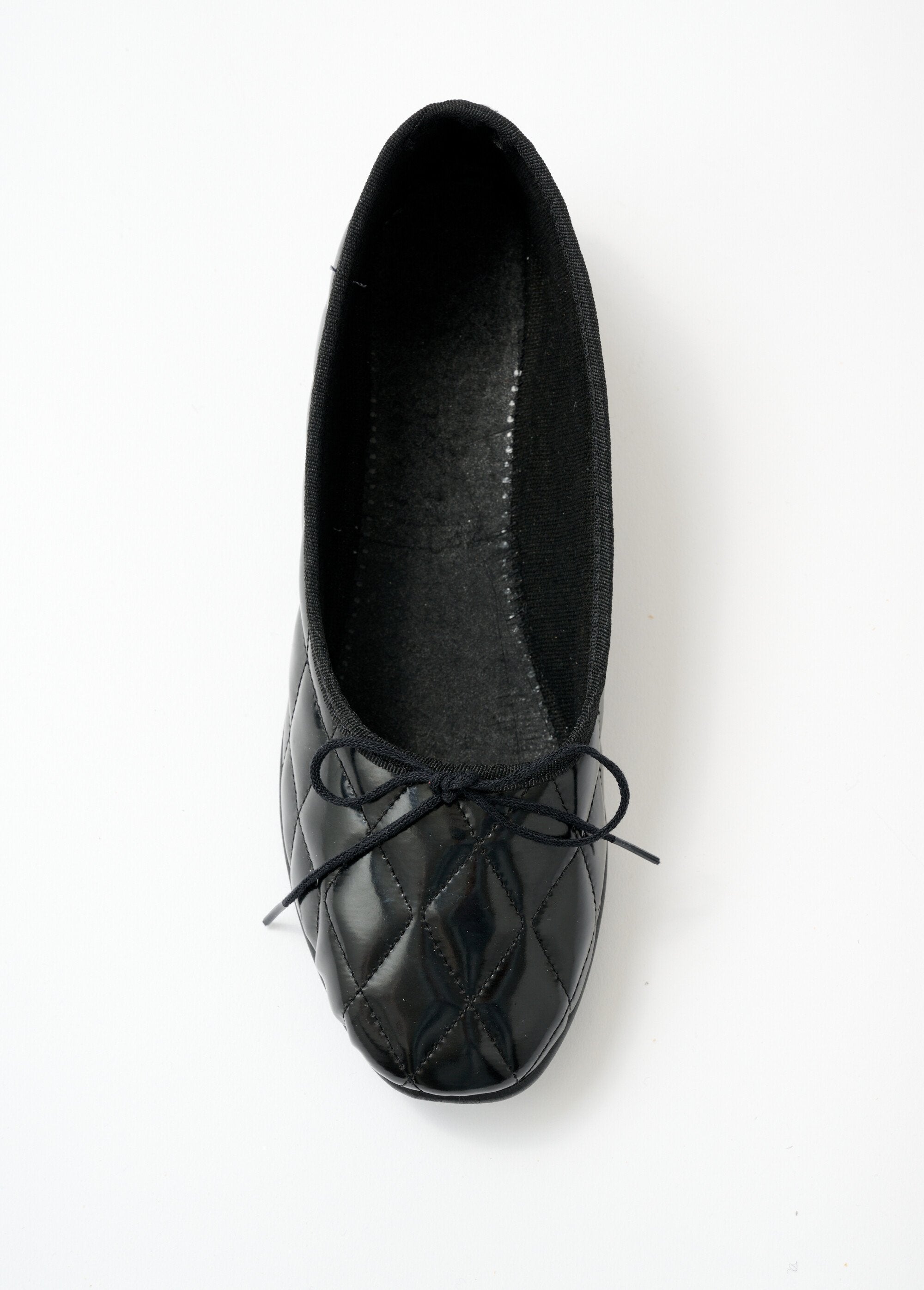 Standard_width_vegan_ballerinas_Black_varnish_OV1_slim