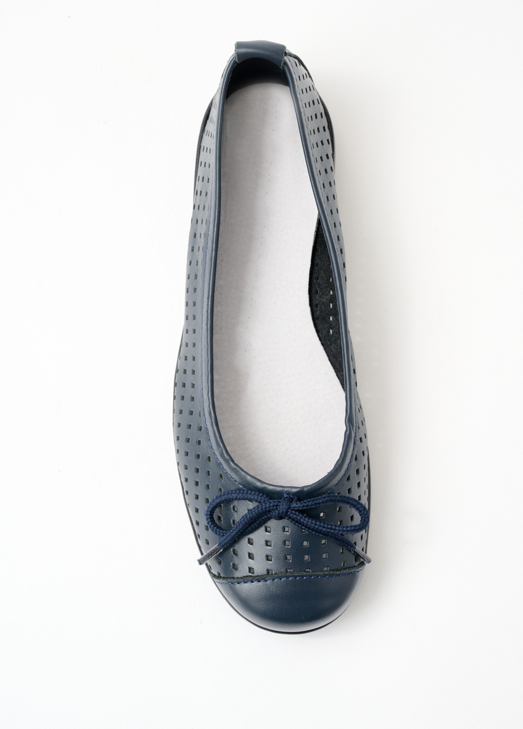 Comfort_width_perforated_leather_ballerinas_Marine_OV1_slim