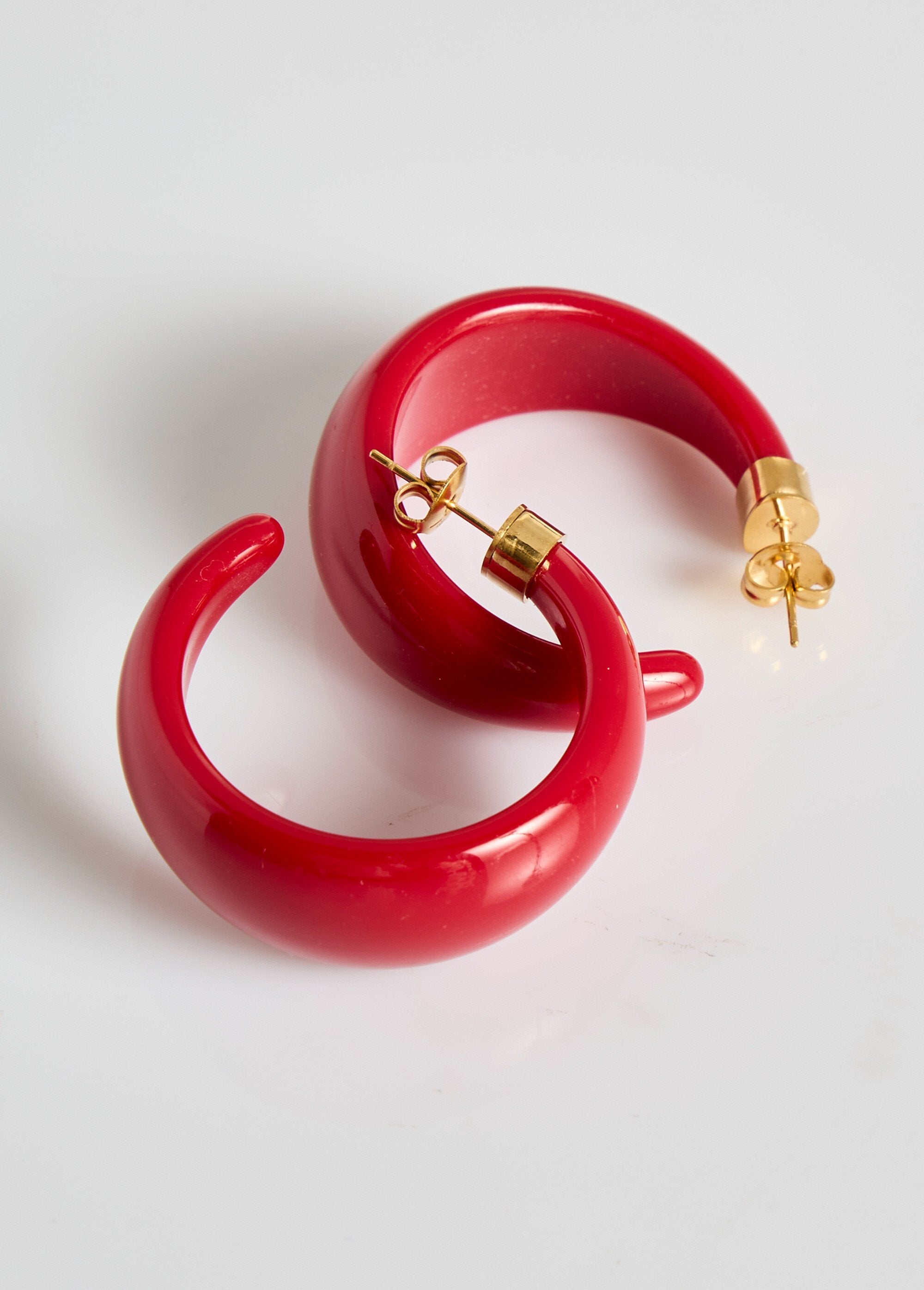 Resin_hoop_earrings_Red_FA1_slim
