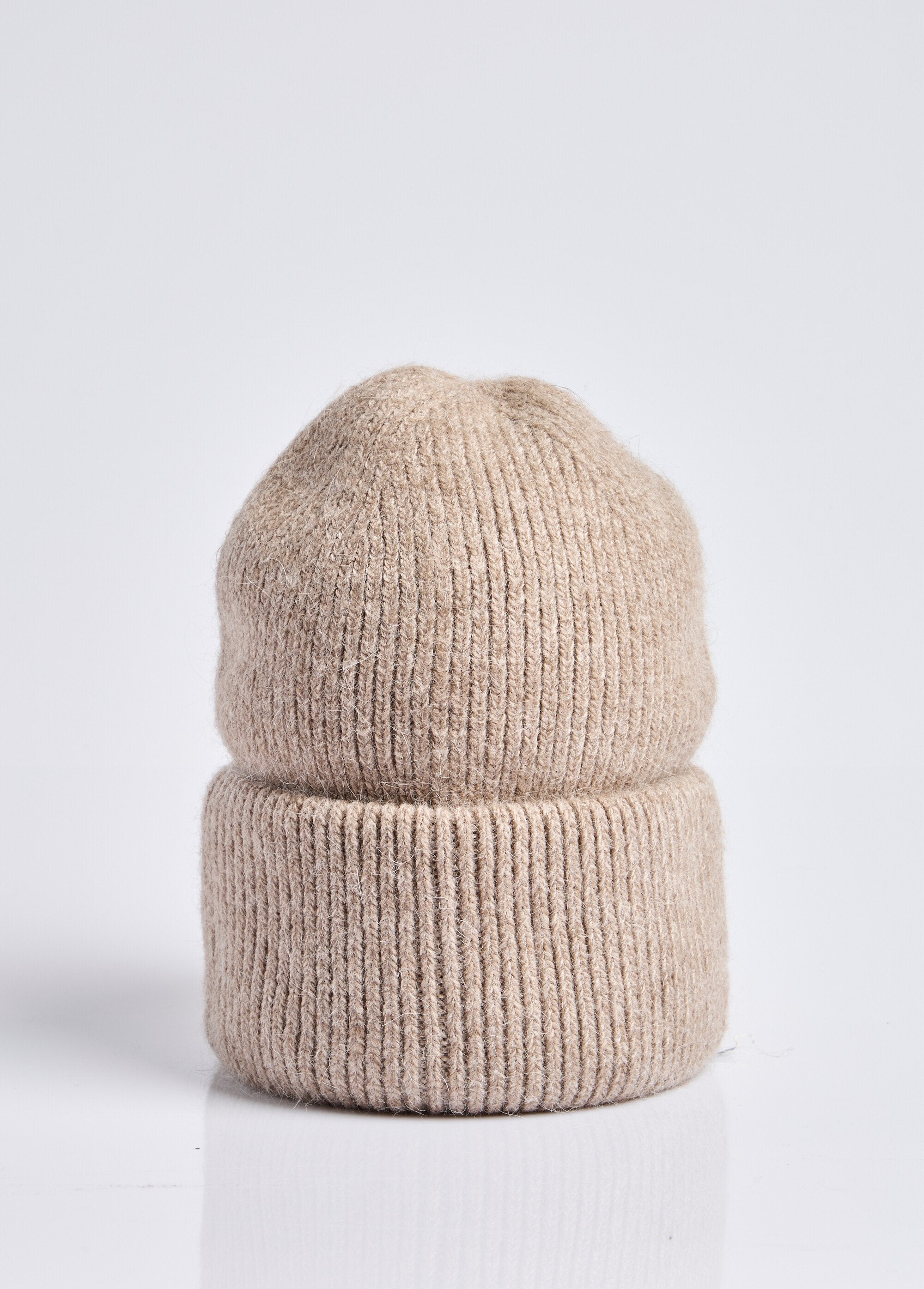 Ribbed_knit_hat_with_angora_Mole_FA1_slim