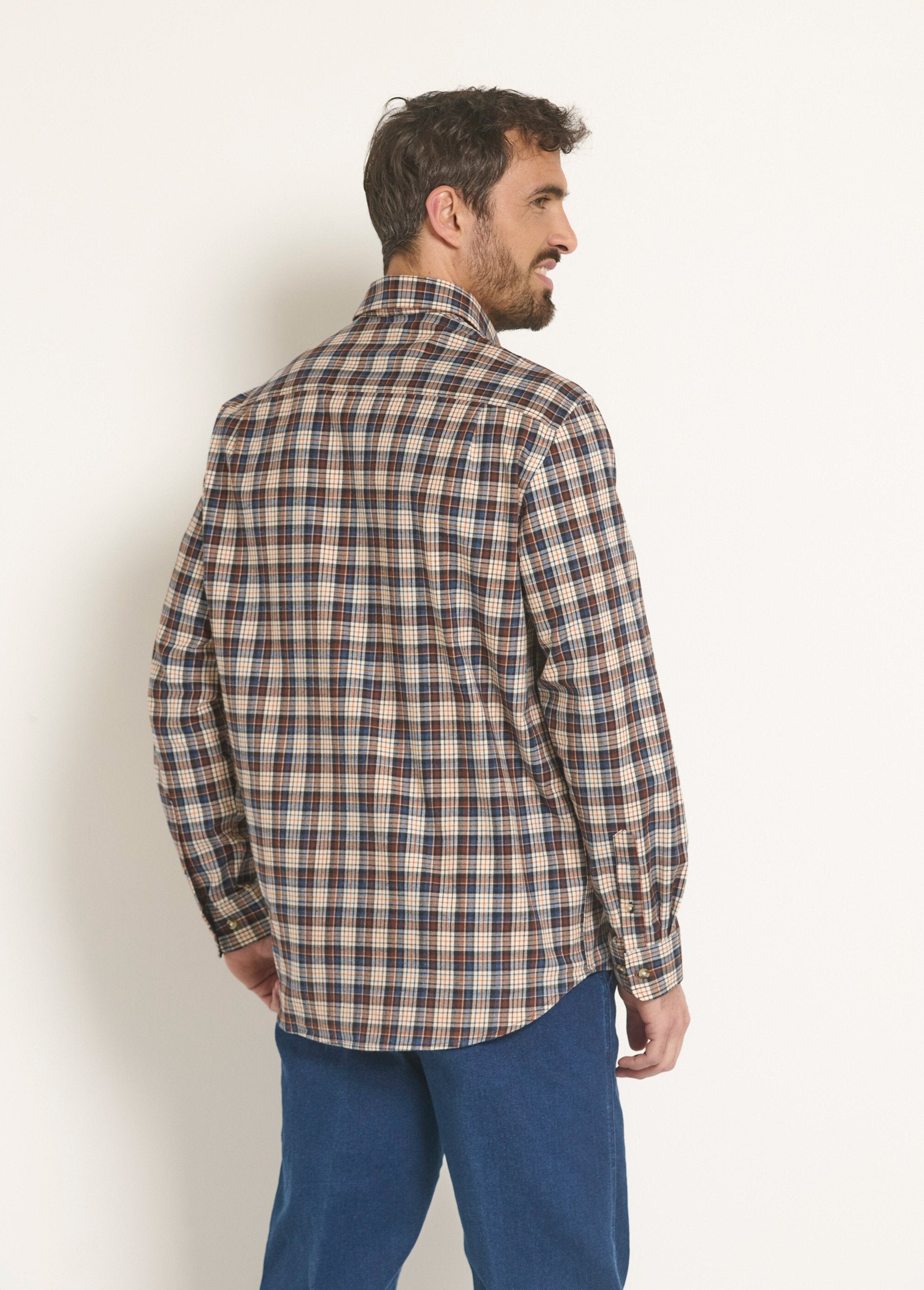 Flannel_shirt_with_velvet_details,_light_Brown_tiles_DO1_slim