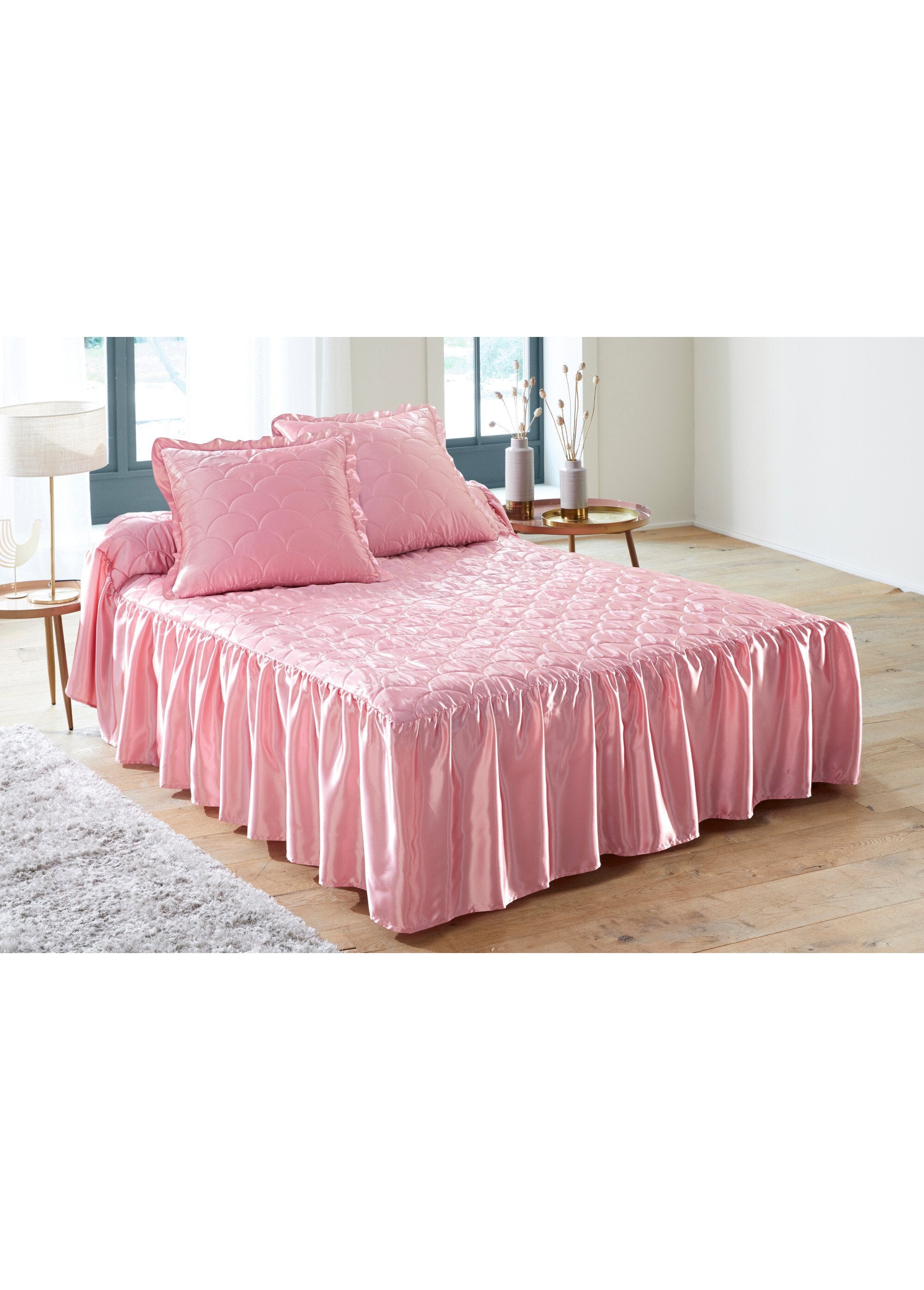 Quilted_plain_satin_bedspread_Pink_FA1_slim