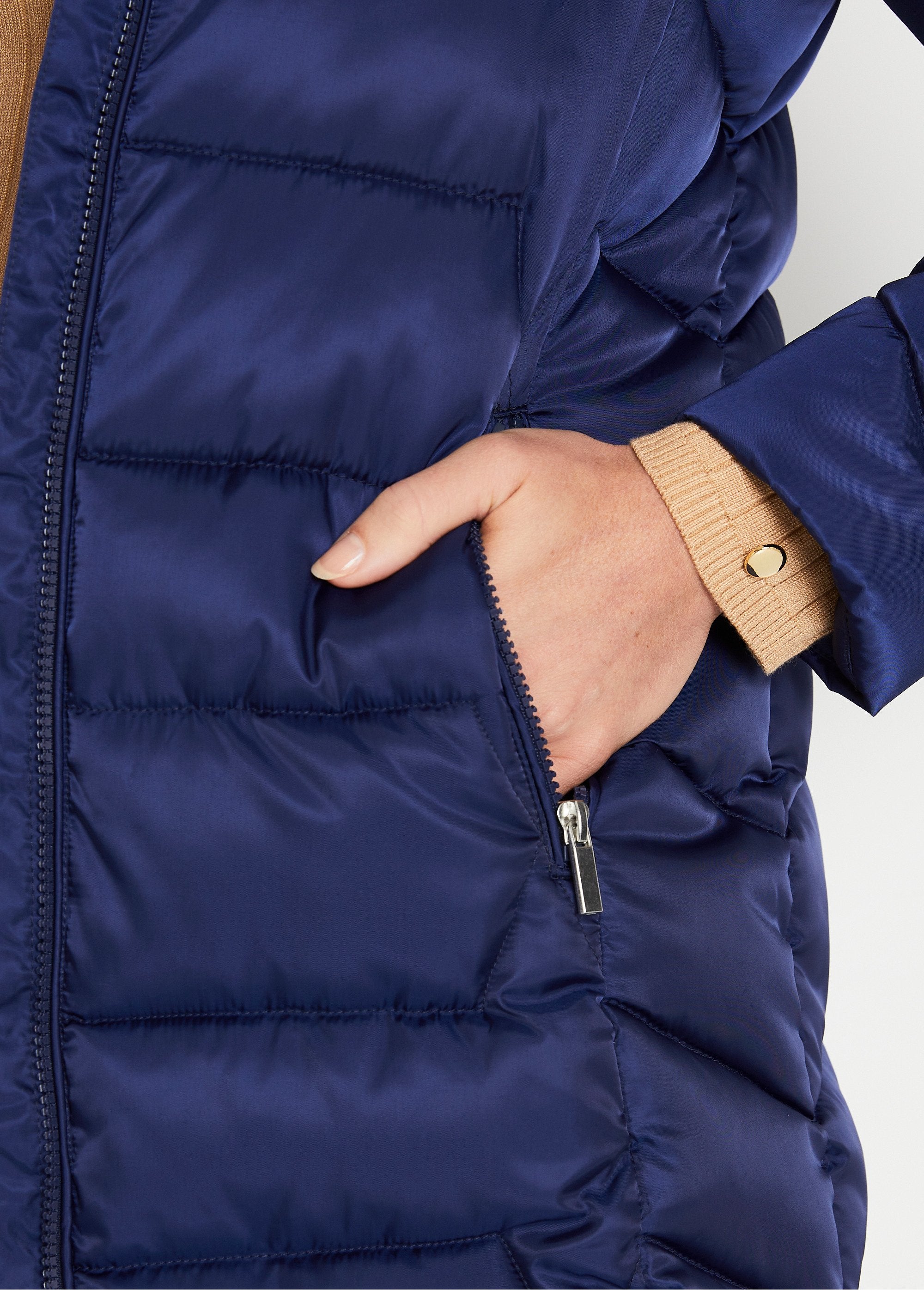 Long_quilted_hooded_down_jacket_Marine_DE1_slim