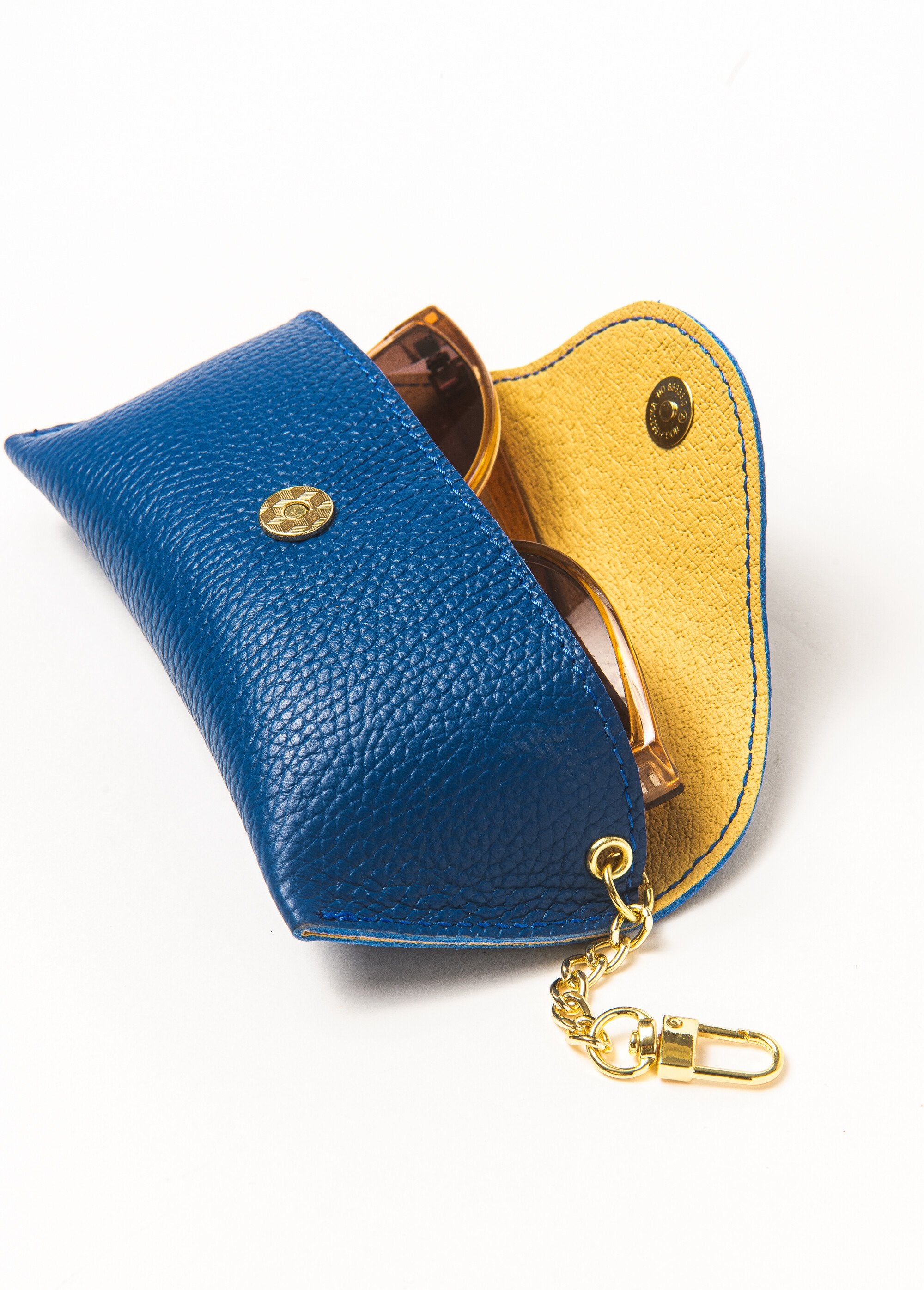 Colored_glasses_case_with_chain_Blue_DE1_slim