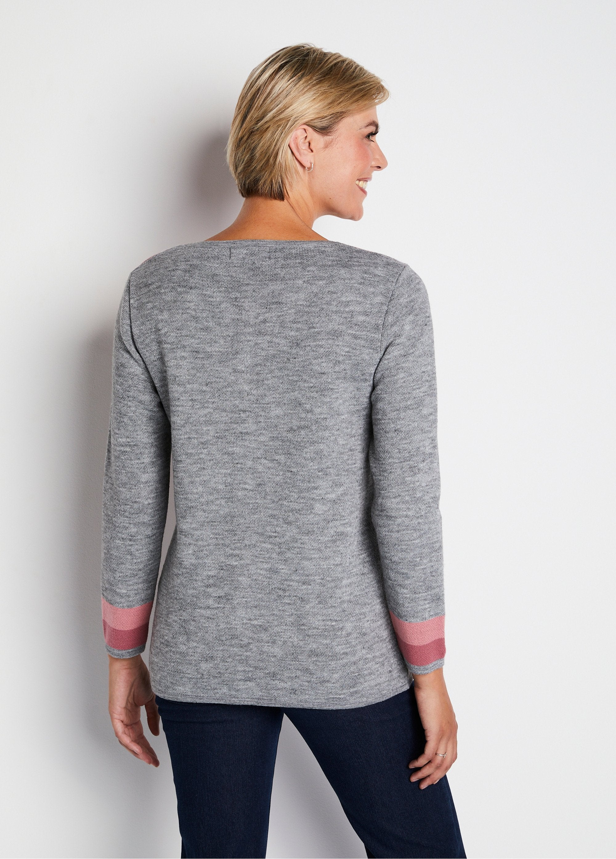 Mid-length_wool_jacquard_buttoned_cardigan_Gray_and_pink_DO1_slim