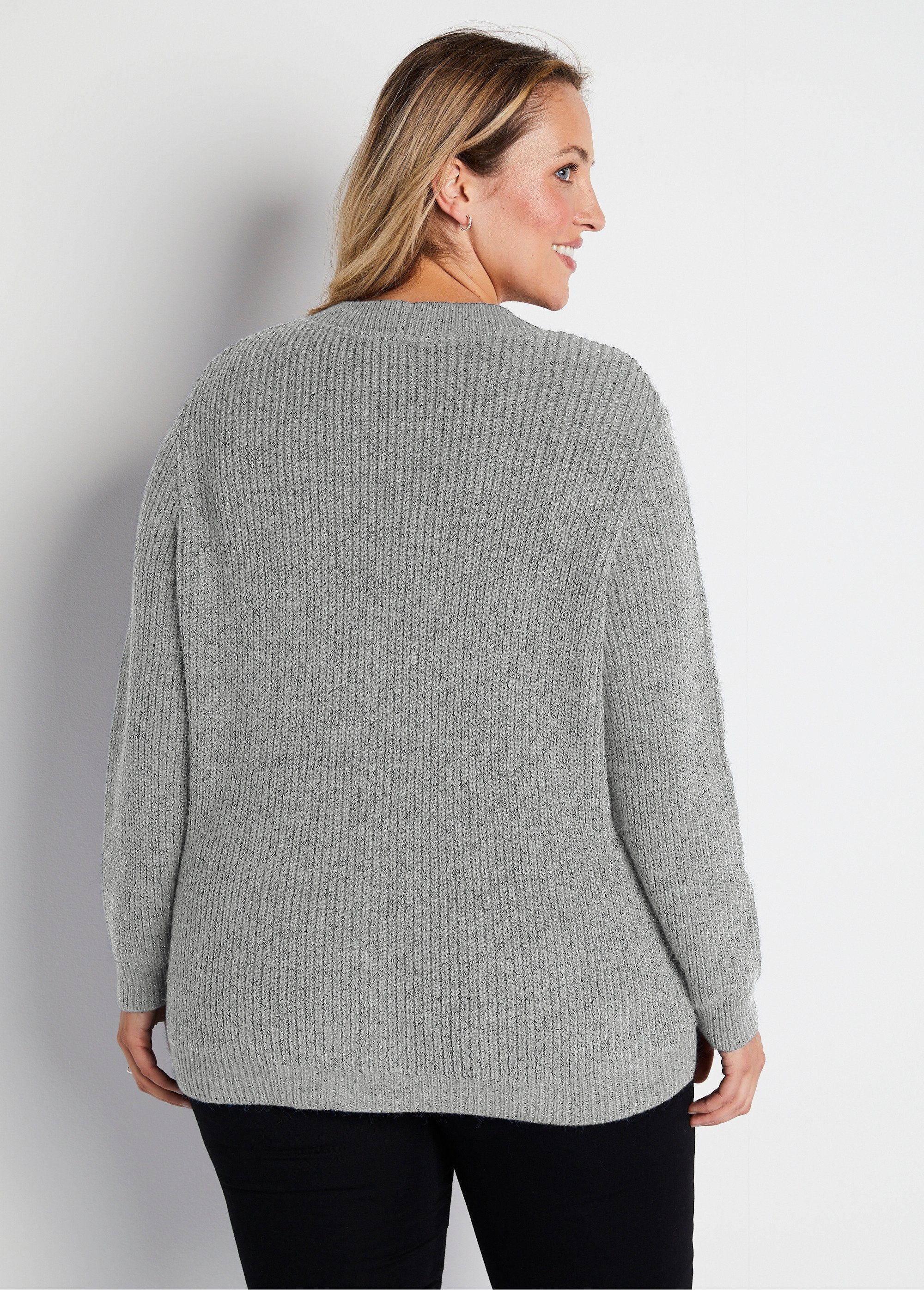 Mid-length_buttoned_cardigan_with_beaded_knit_and_wool_Gray_DO1_curvy