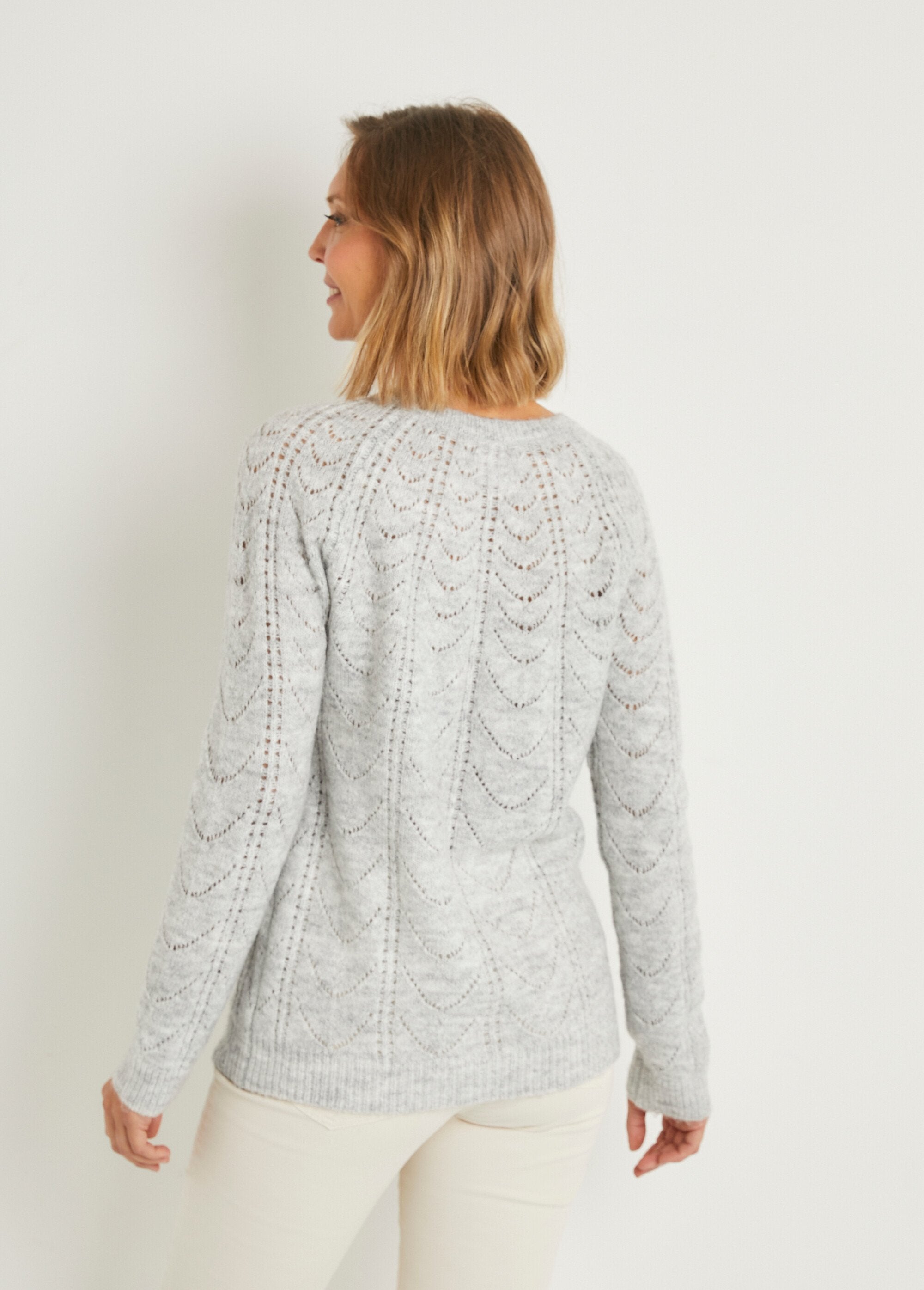 Round-neck_buttoned_cardigan_with_openwork_detailing_Heather_gray_DO1_slim