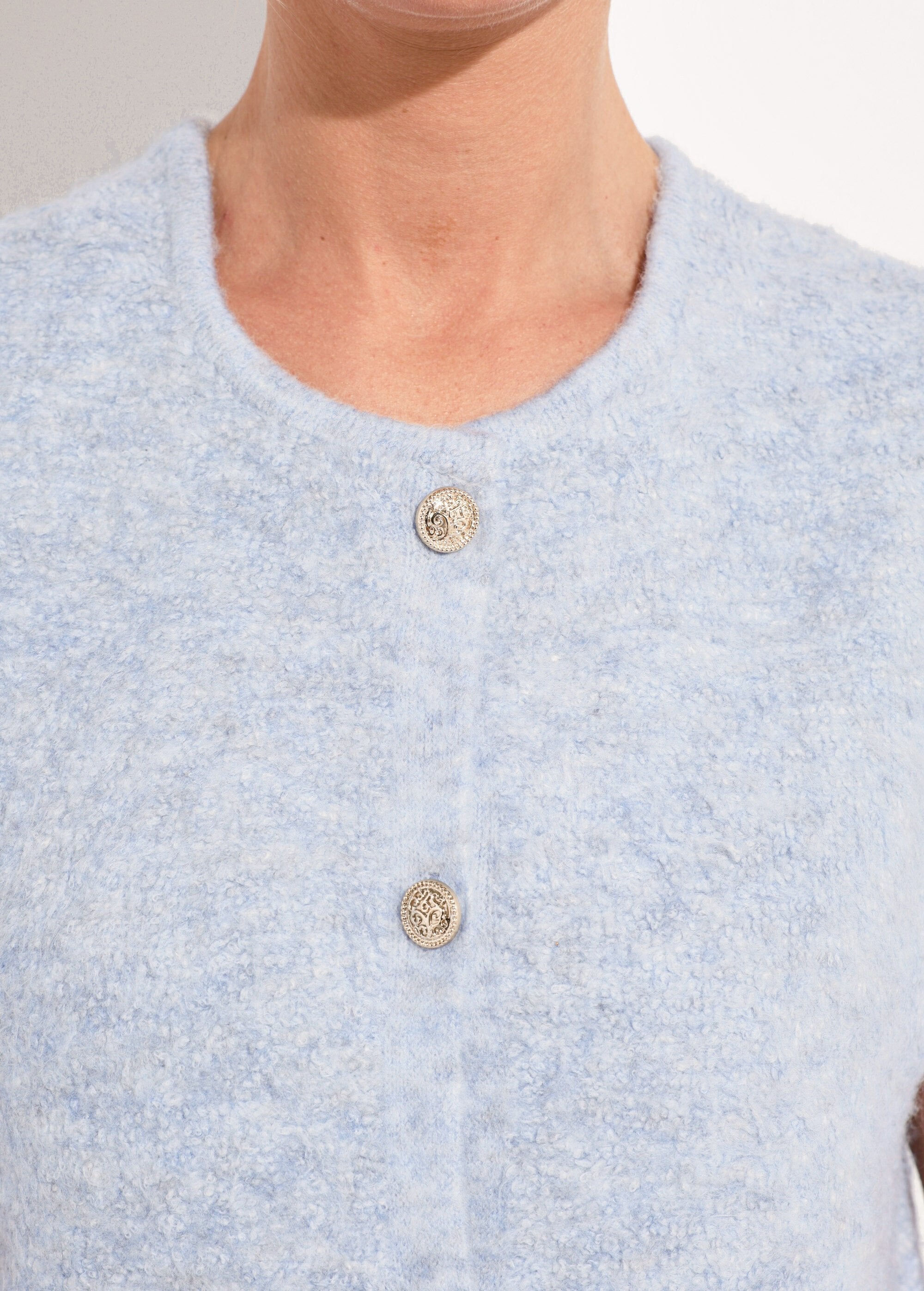 Sleeveless_vest_with_gold_buttons_and_bouclé_knit_Blue_DE1_slim