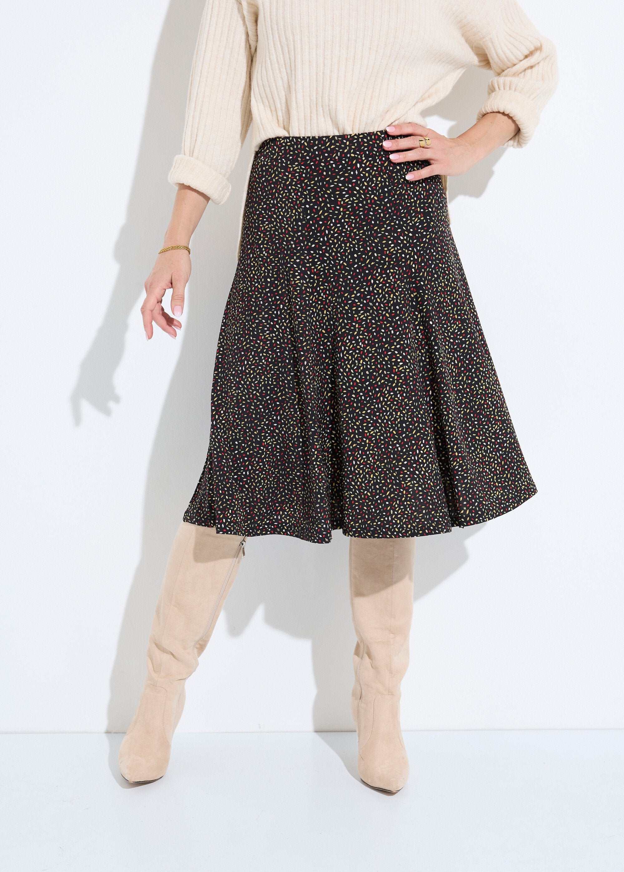 Printed_knit_flared_skirt_with_elasticated_waistband_Black_and_red_FA1_slim
