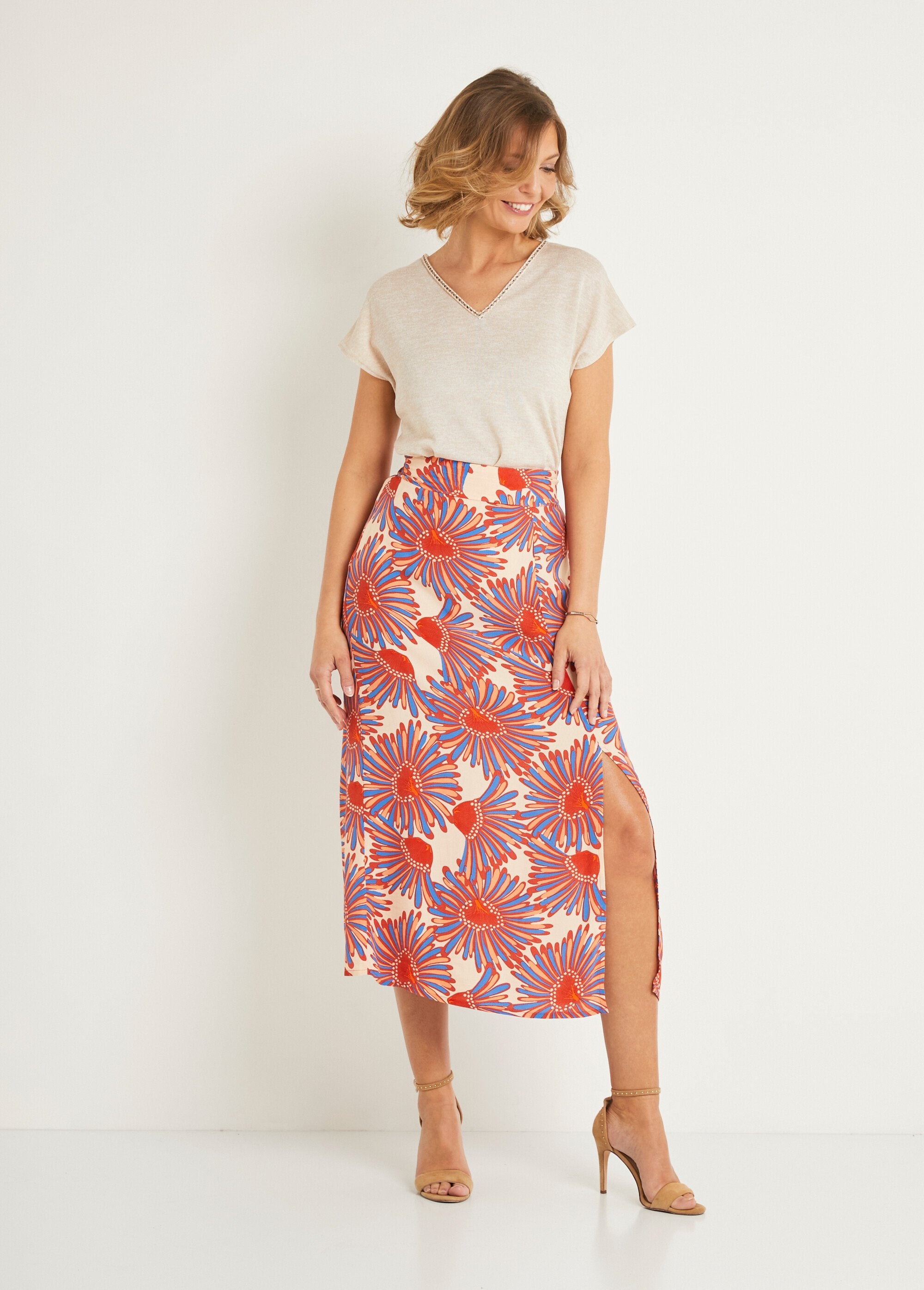 Long_flowing_printed_skirt_Ecru_print_SF1_slim