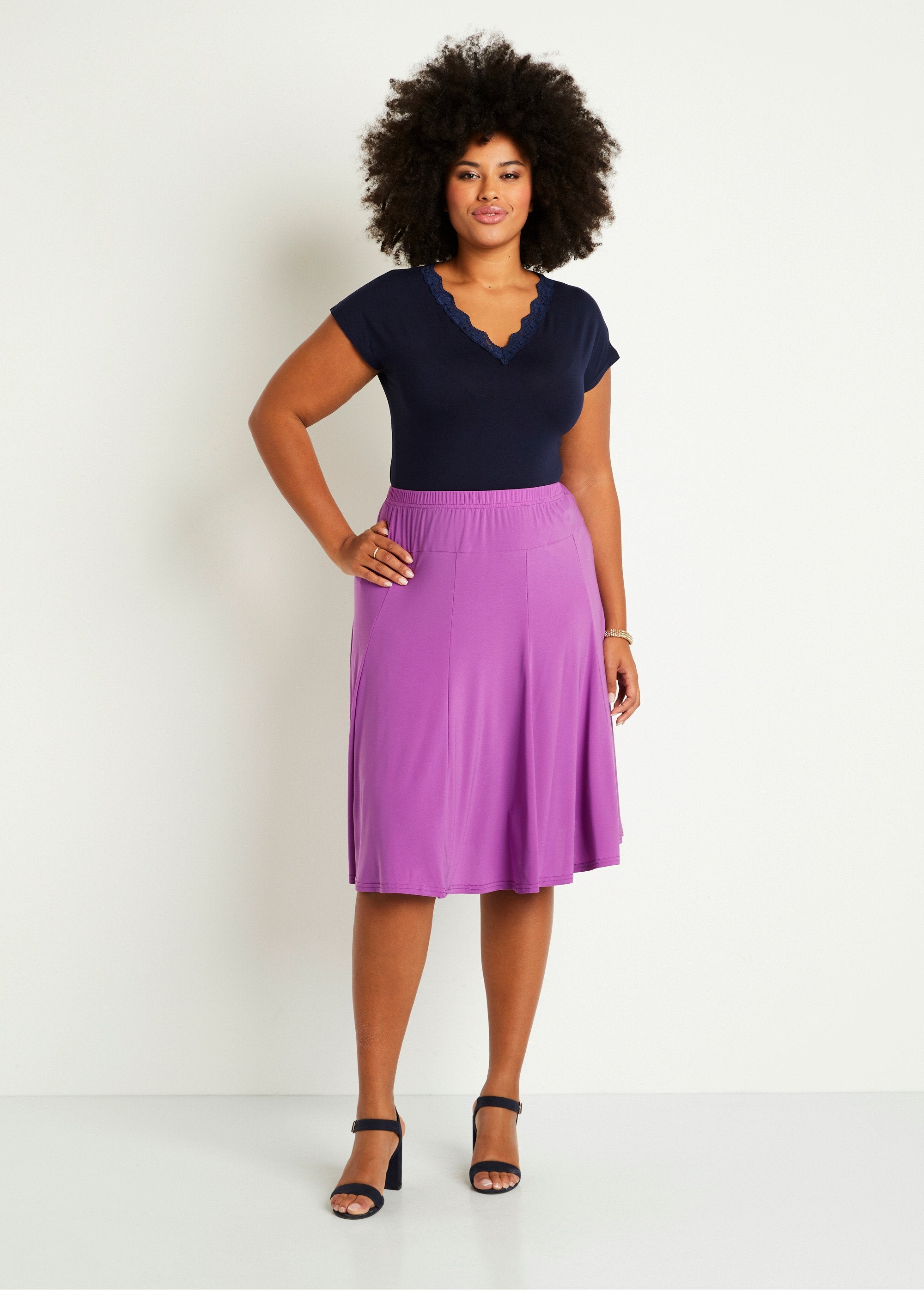 Mid-length_flared_knit_skirt_Purple_SF1_curvy