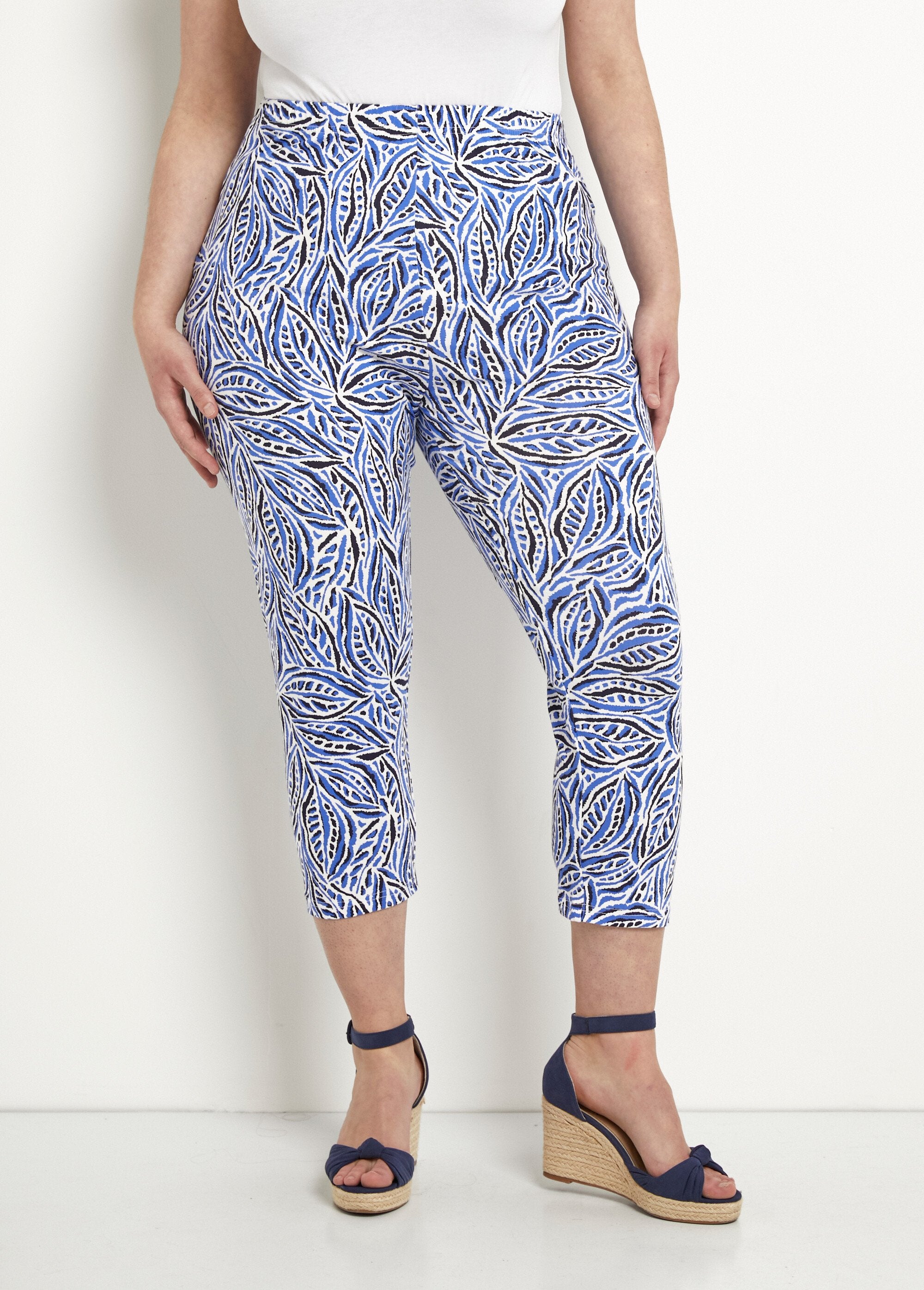 Short_leggings_with_elasticated_waistband_in_cotton_Blue_print_FA1_curvy