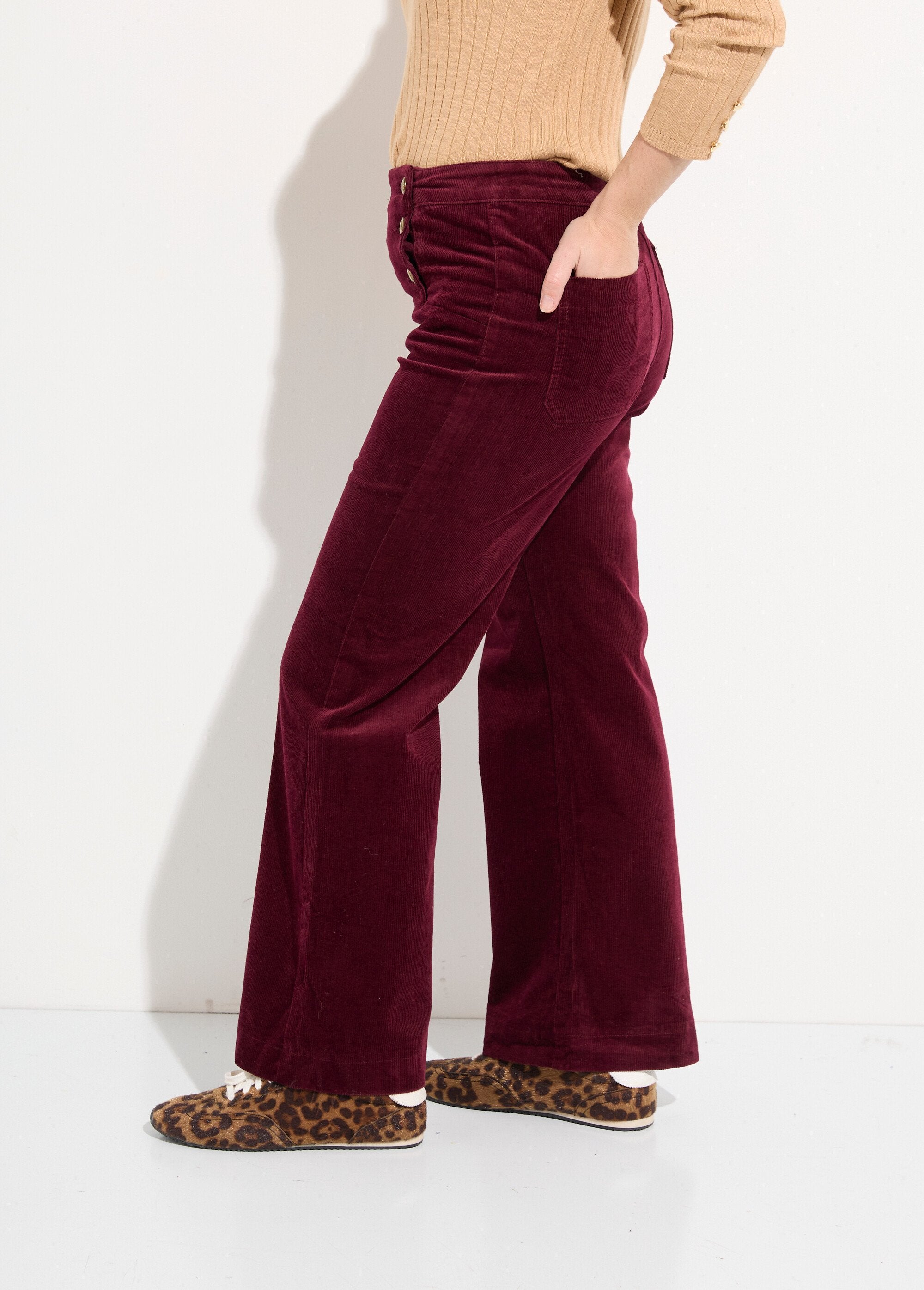 Pantalon_à_pont_en_velours_coupe_flare_Bordeaux_GA1_slim