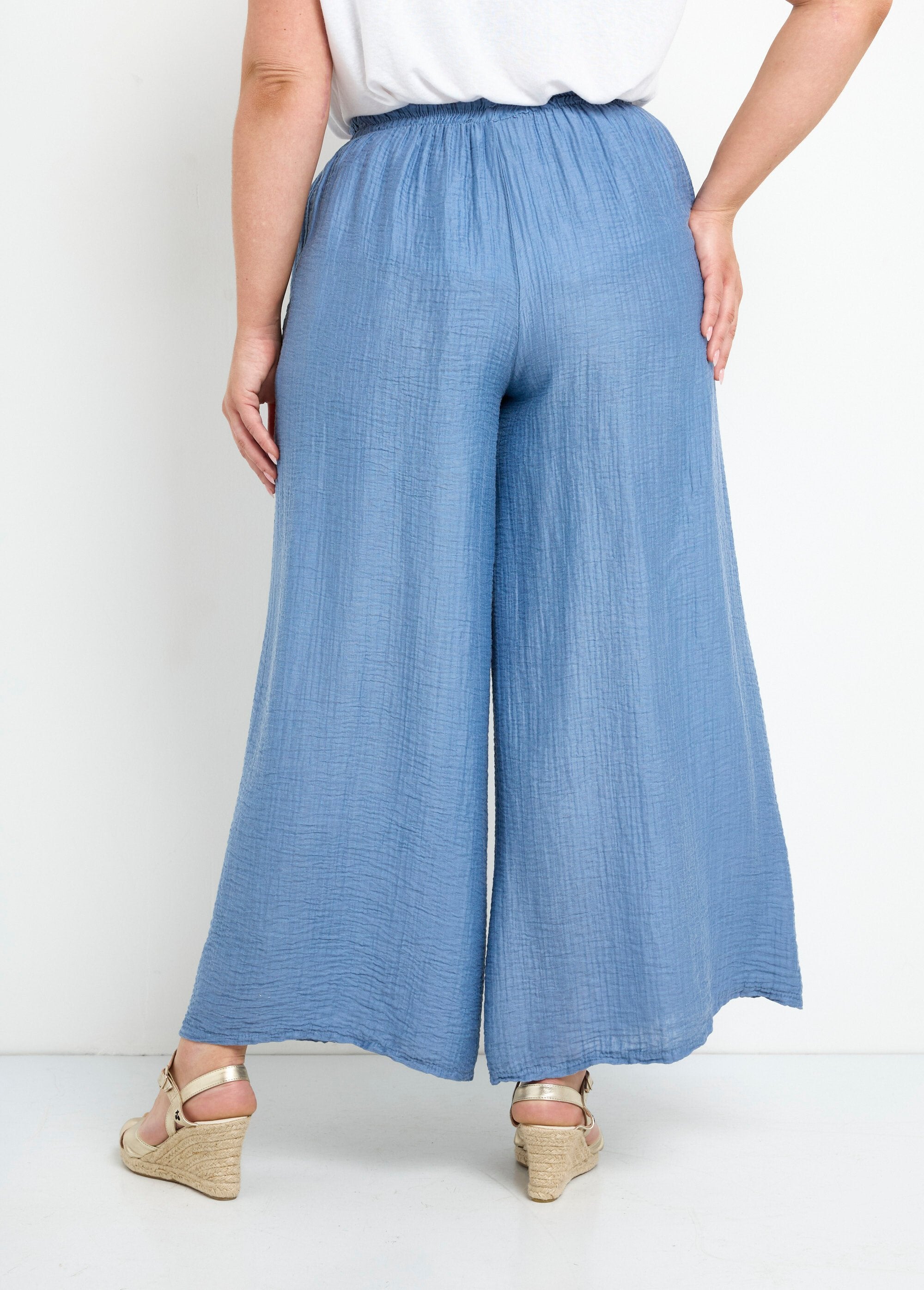 Wide,_flowing_lyocell_pants_Blue_jeans_DO1_curvy