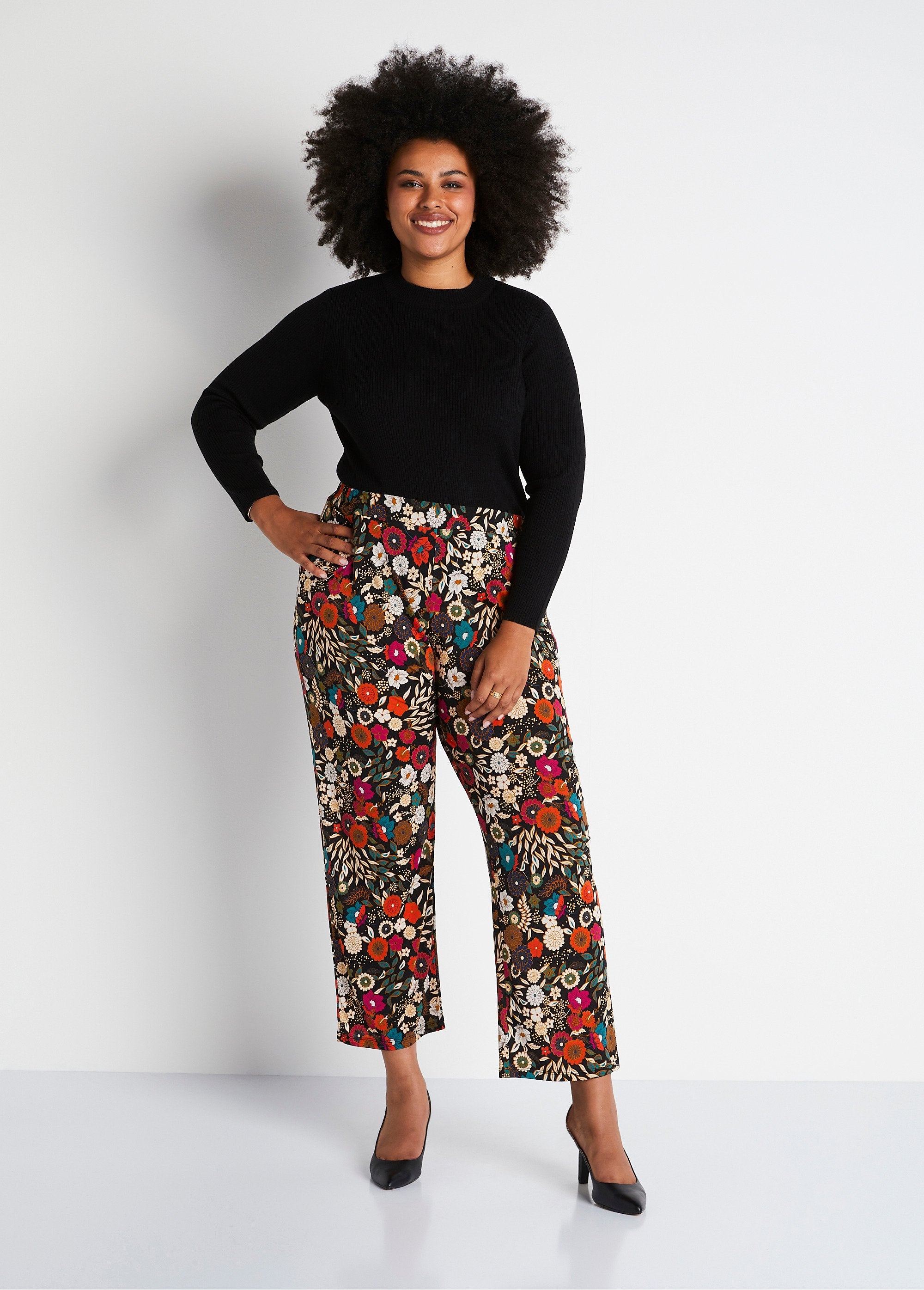 Semi-elasticated_wide-leg_pants_with_normal_waist_Black_print_SF1_curvy