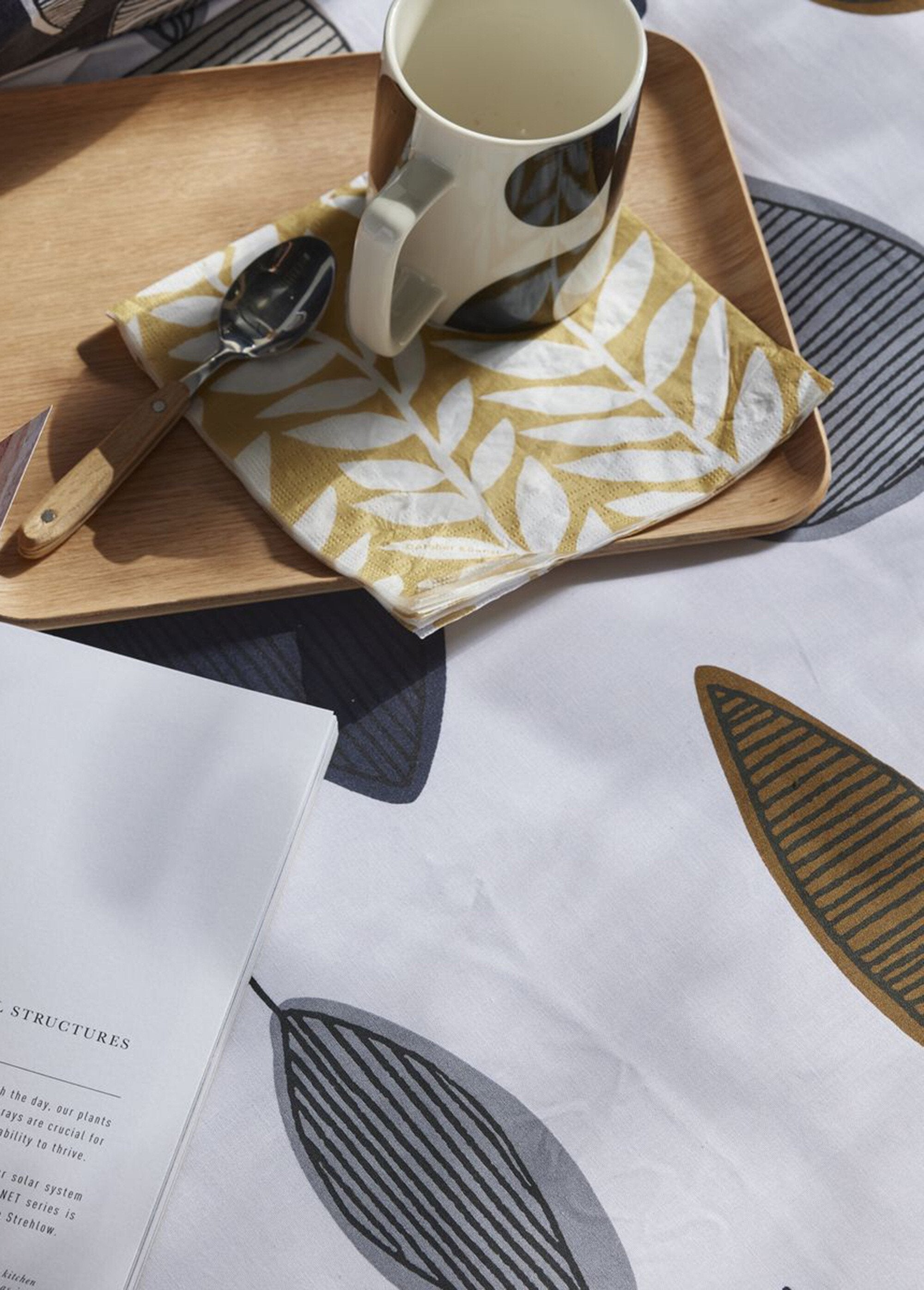 Pure_cotton_bedding_set,_240_x_220cm,_Trees_pattern_White_and_navy_blue_DE2_slim