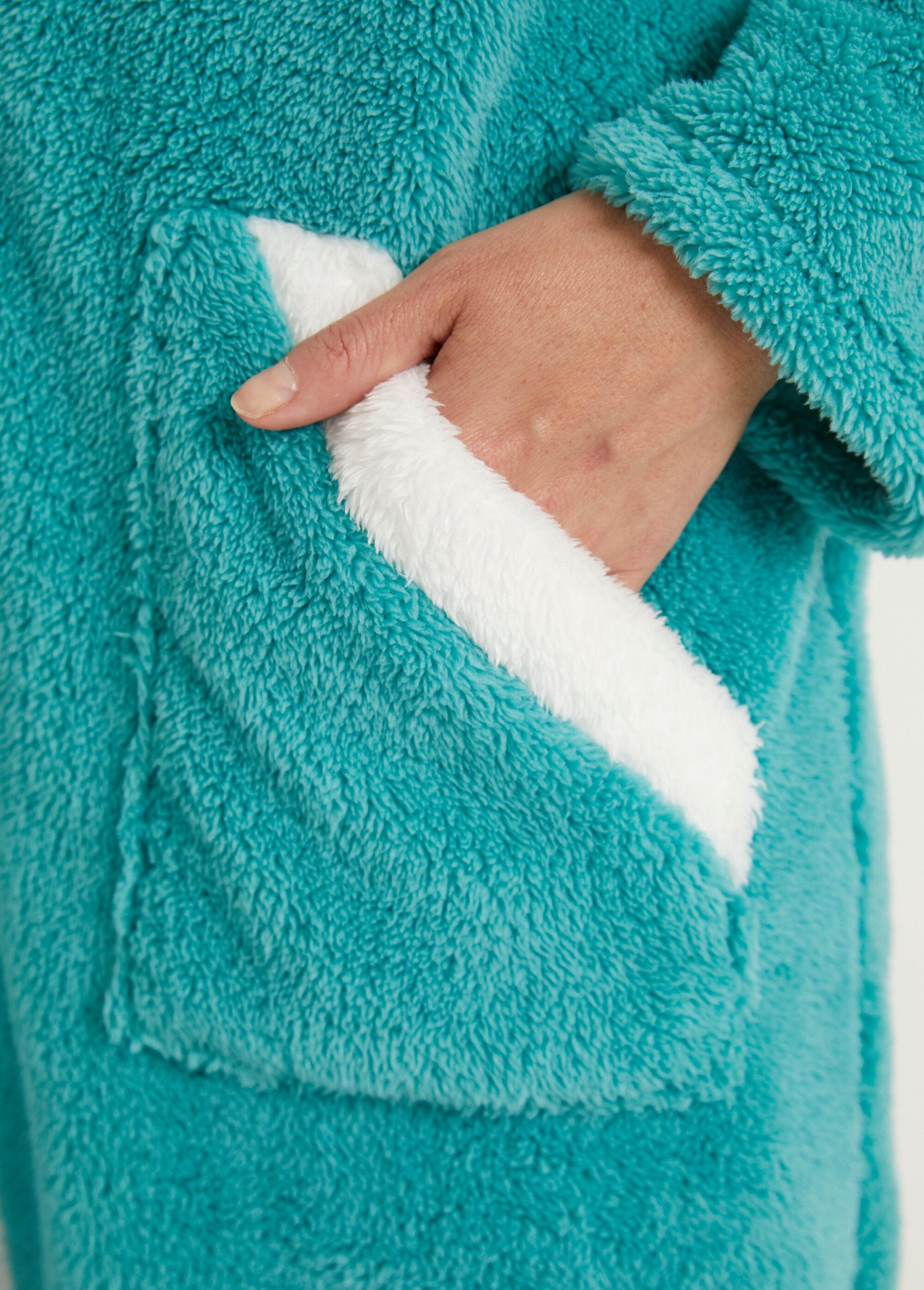 Short_zipped_bathrobe_with_plush_collar_Green_DE2_slim