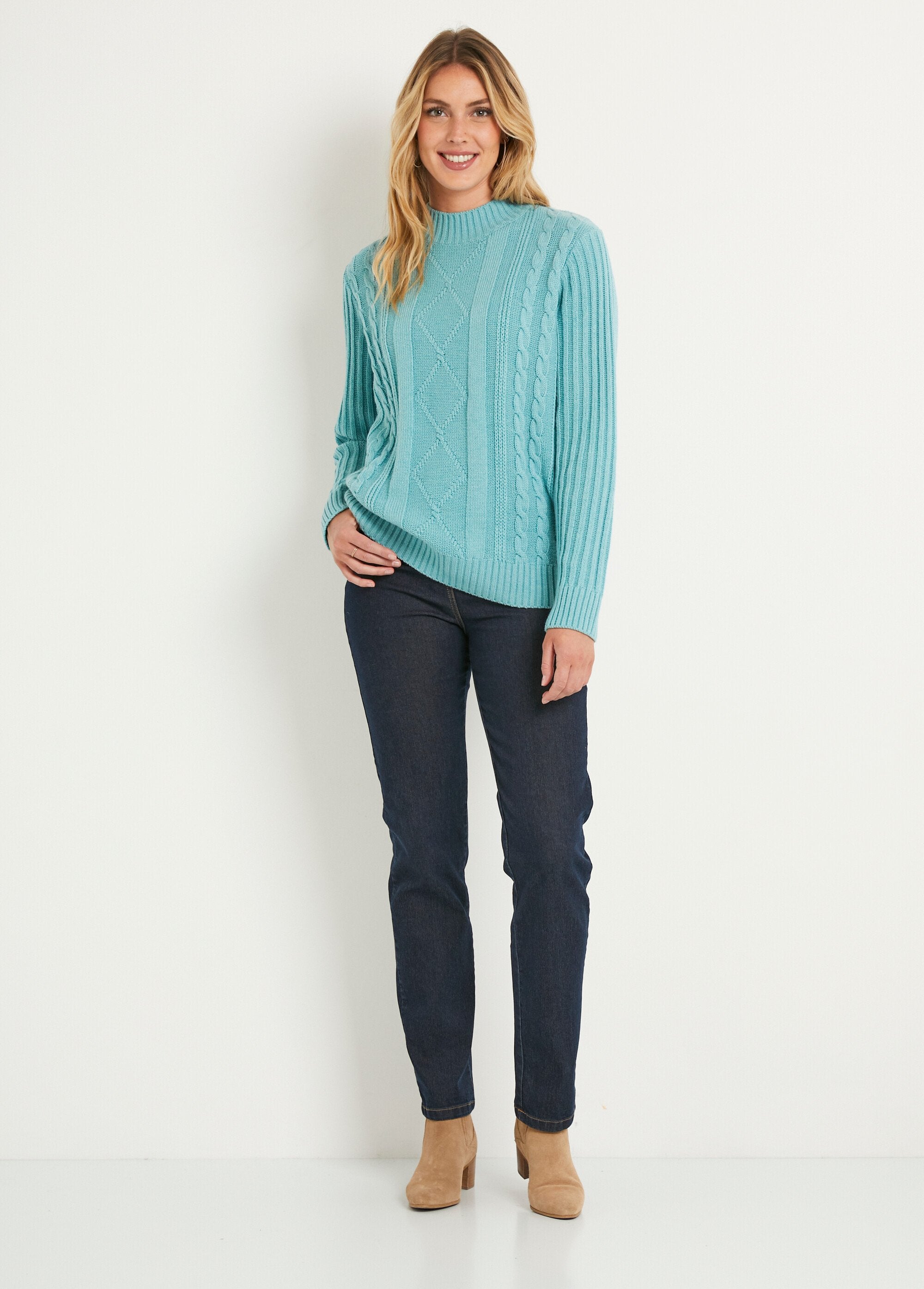 Warm_Irish_style_sweater_with_high_collar_Green_SF1_slim