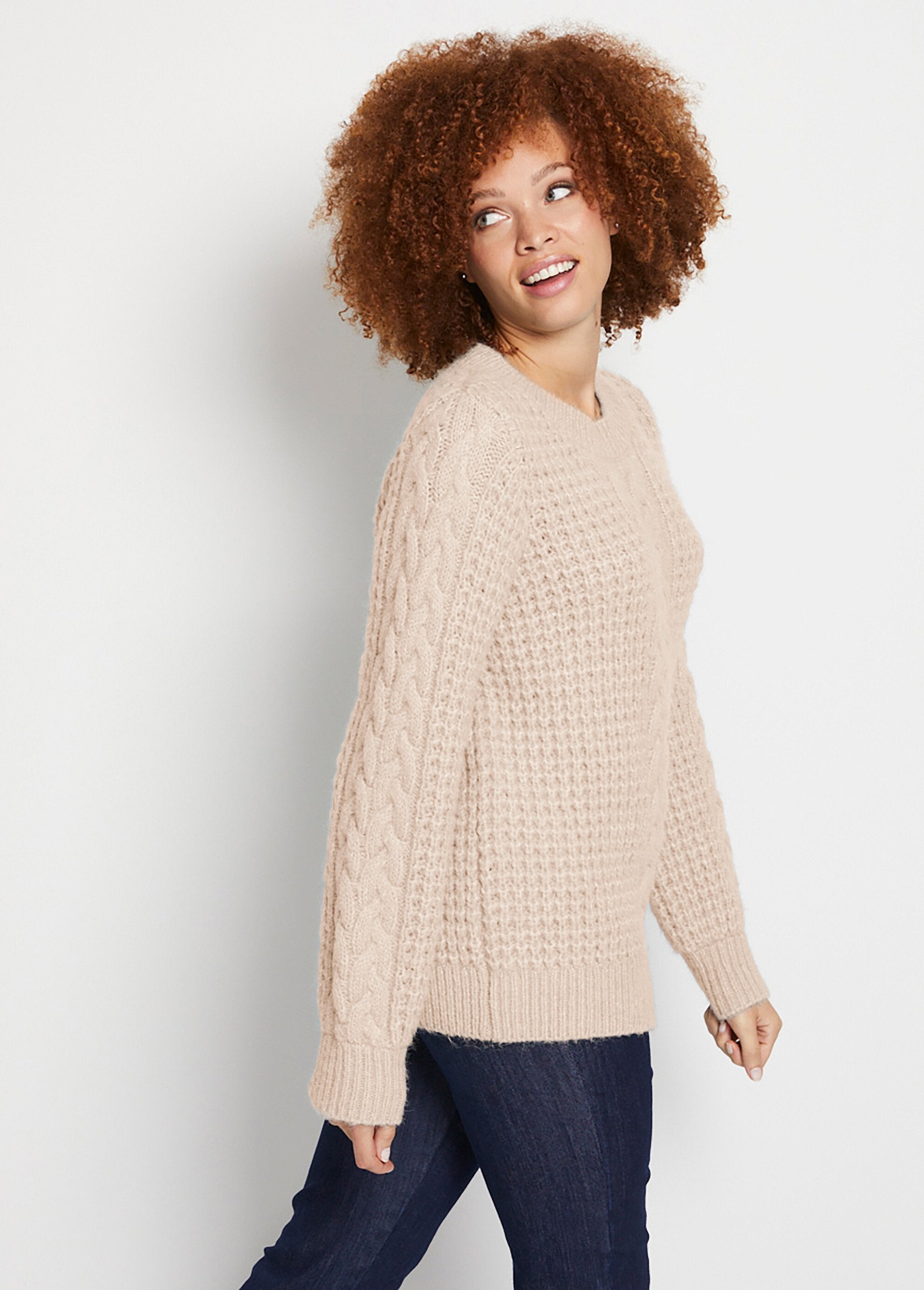 Warm_round_neck_fancy_soft_knit_sweater_String_DR1_slim