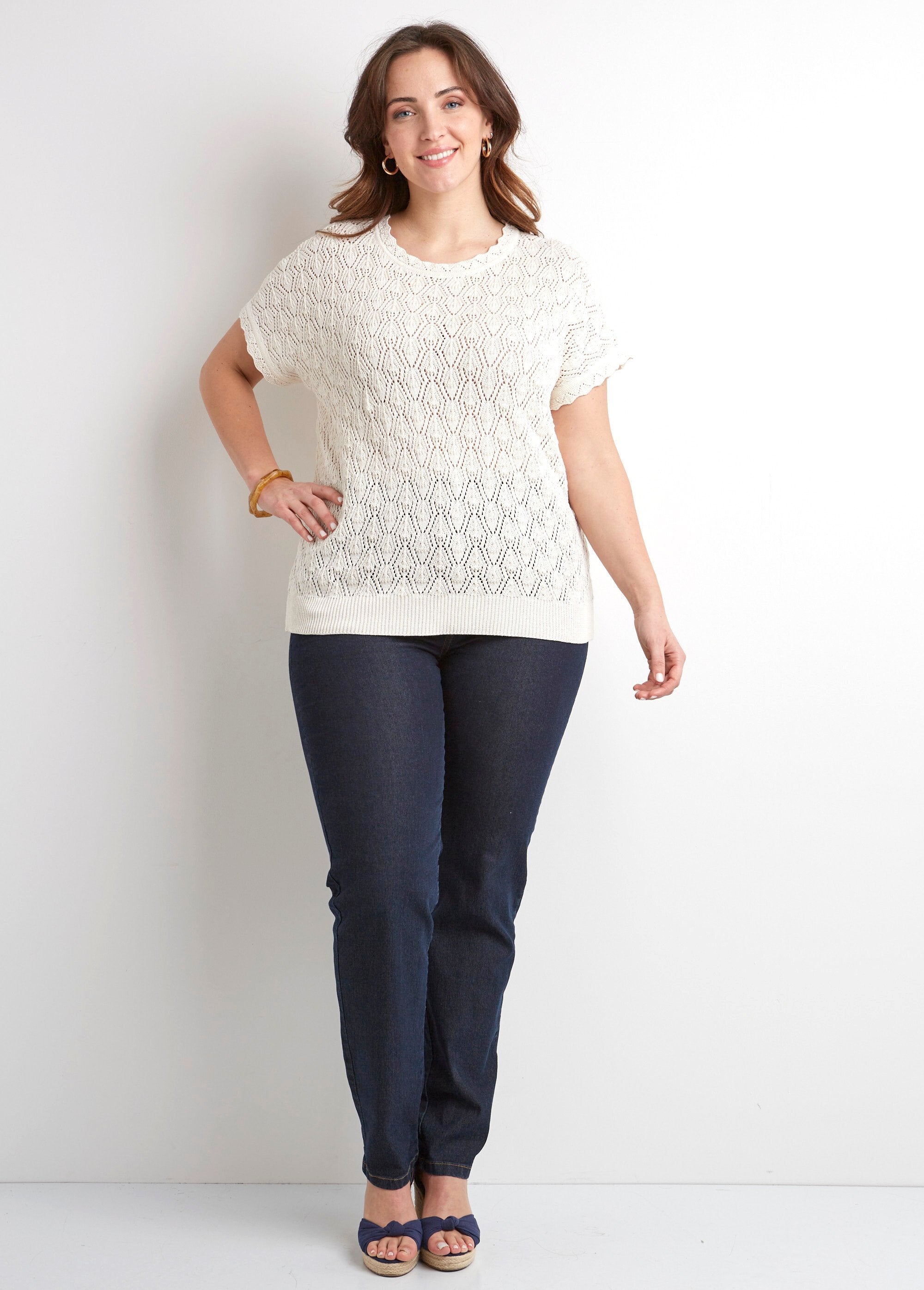 Short_cotton_sweater_with_openwork_round_neck_and_crochet_effect_Ecru_SF1_curvy