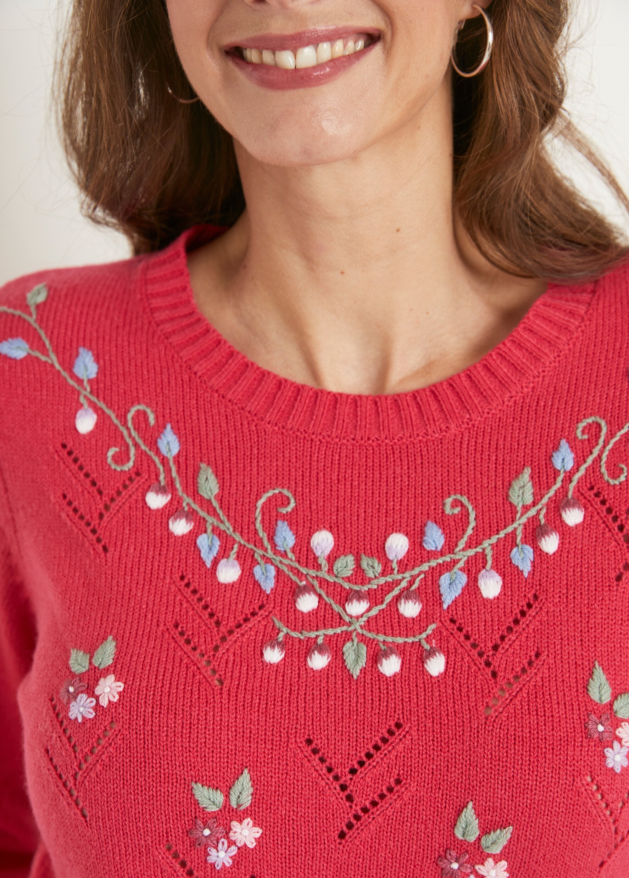 Soft_plain_embroidered_openwork_round_neck_sweater_Pink_DE2_slim