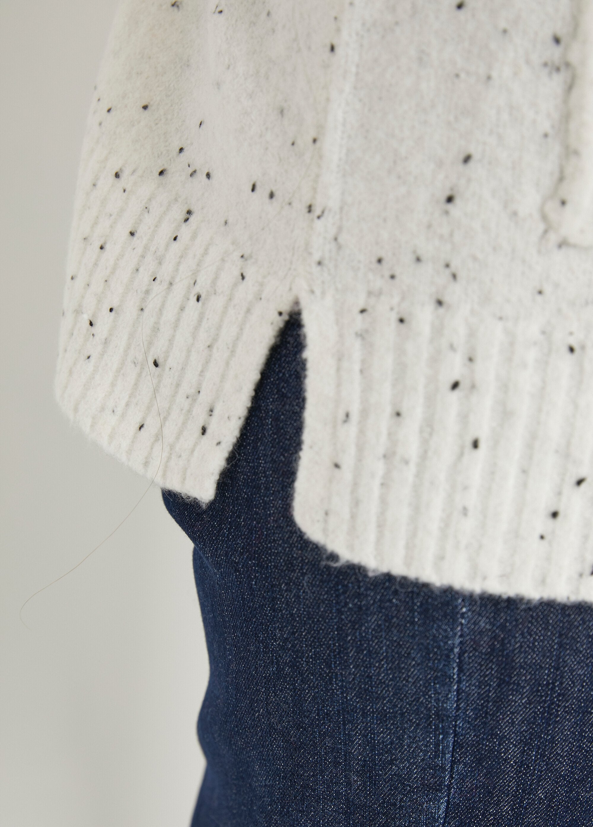 Warm_speckled_turtleneck_tunic_sweater_Ecru_DE3_slim