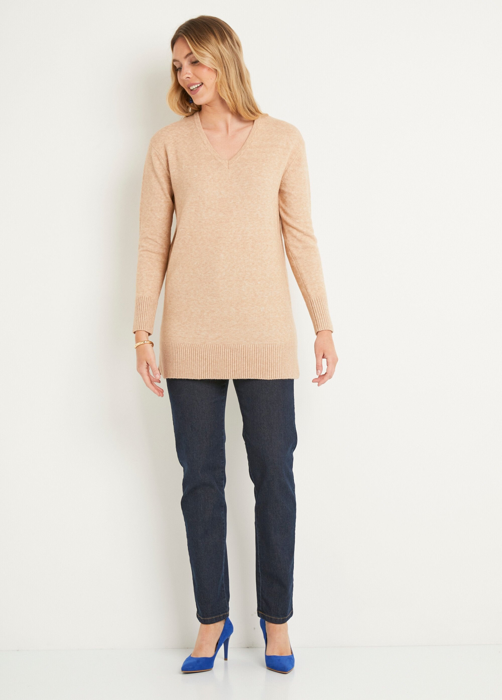 Long_V-neck_mottled_wool_tunic_sweater_Sand_SF1_slim