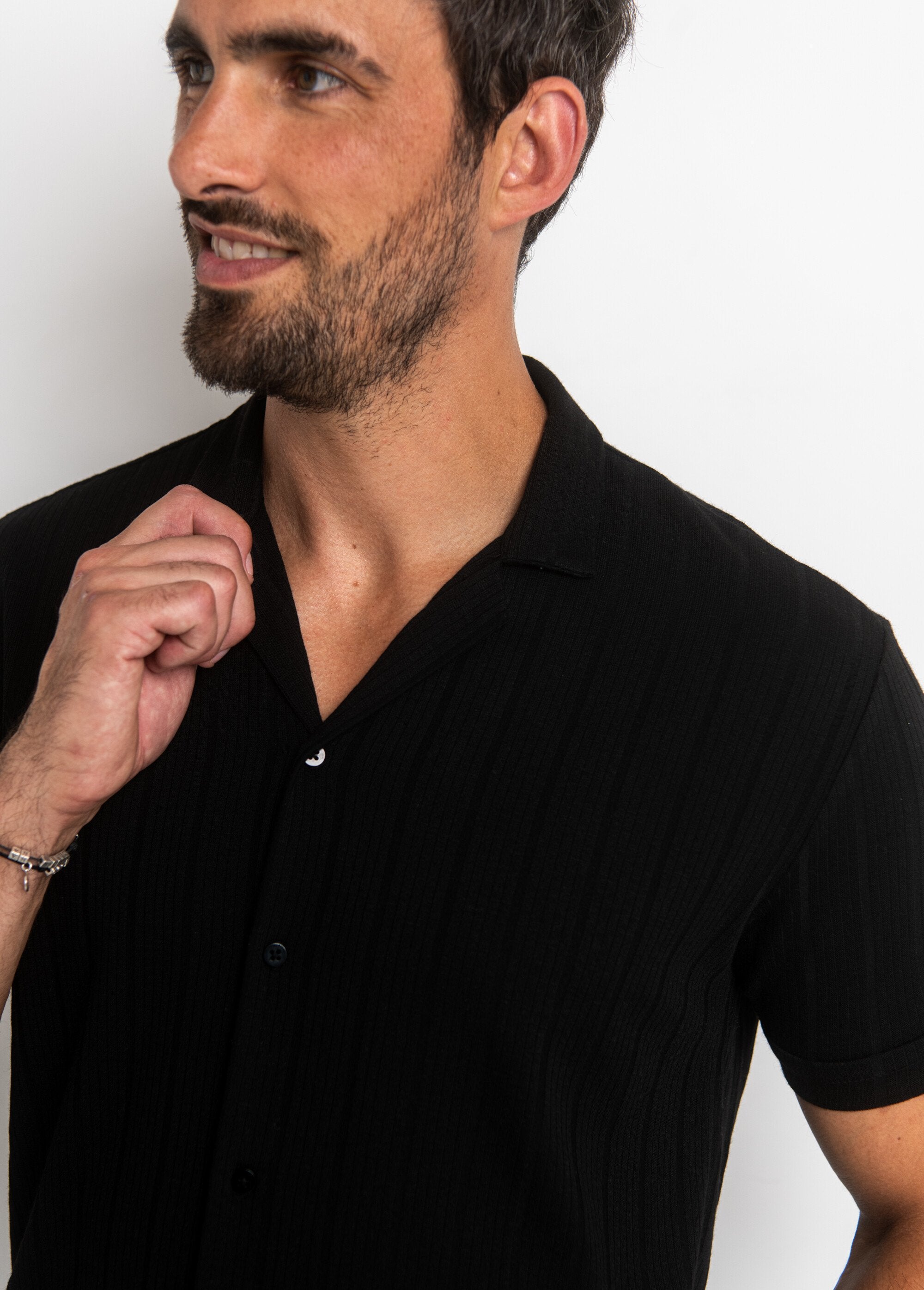 Ribbed_knit_polo_shirt_style_Black_DE1_slim